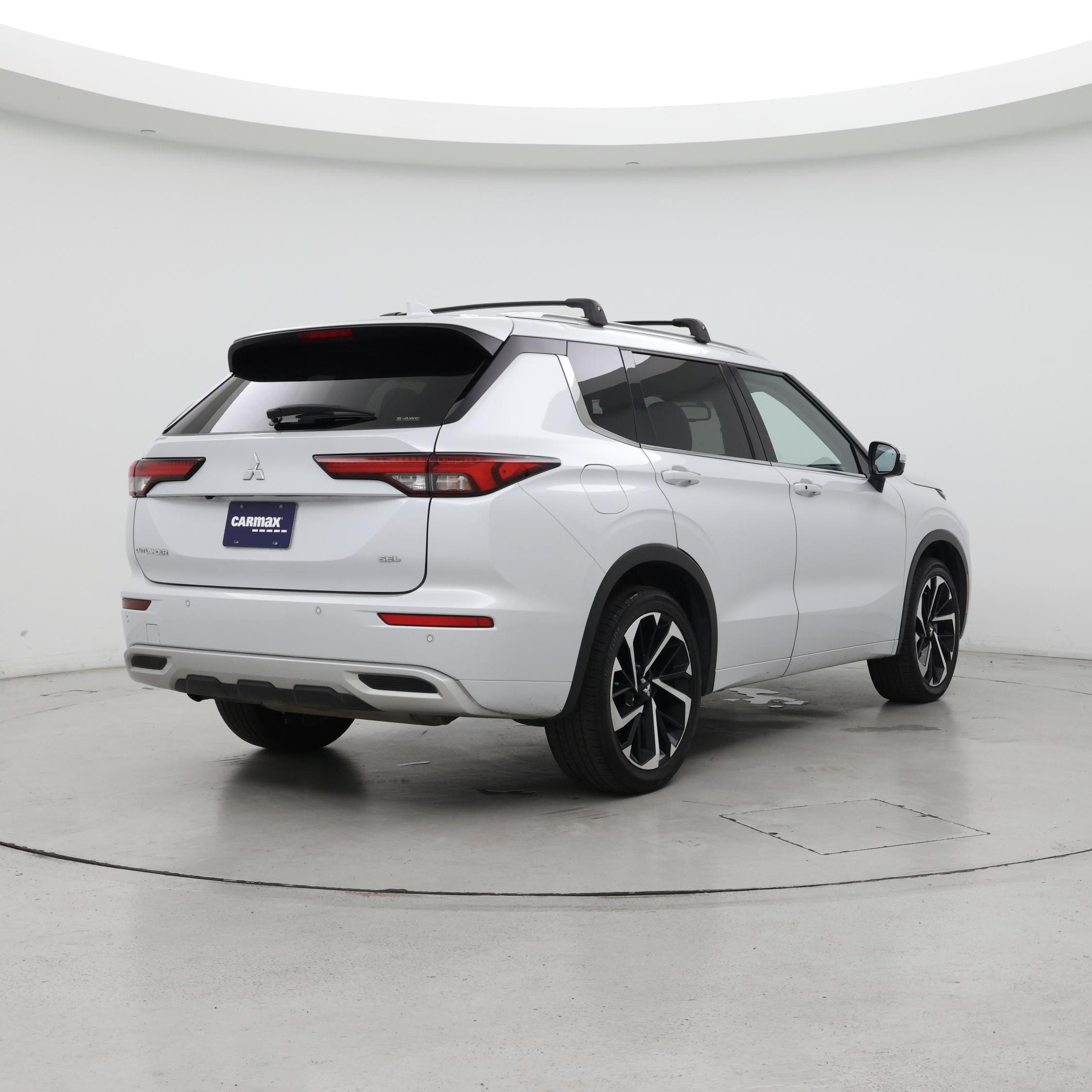 Thumbnail: 2024 Mitsubishi Outlander - 8