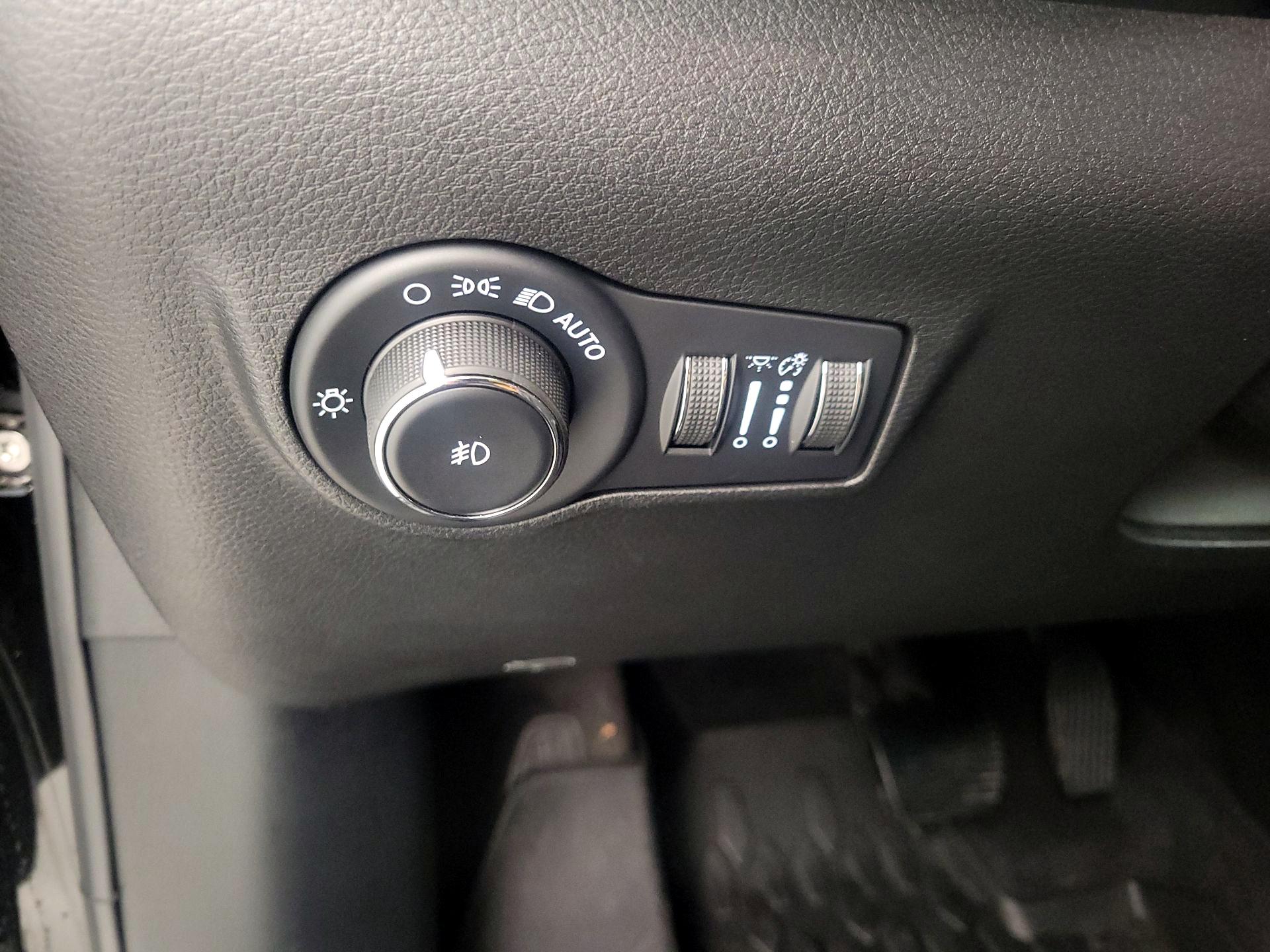 Thumbnail: 2022 Jeep Compass - 13