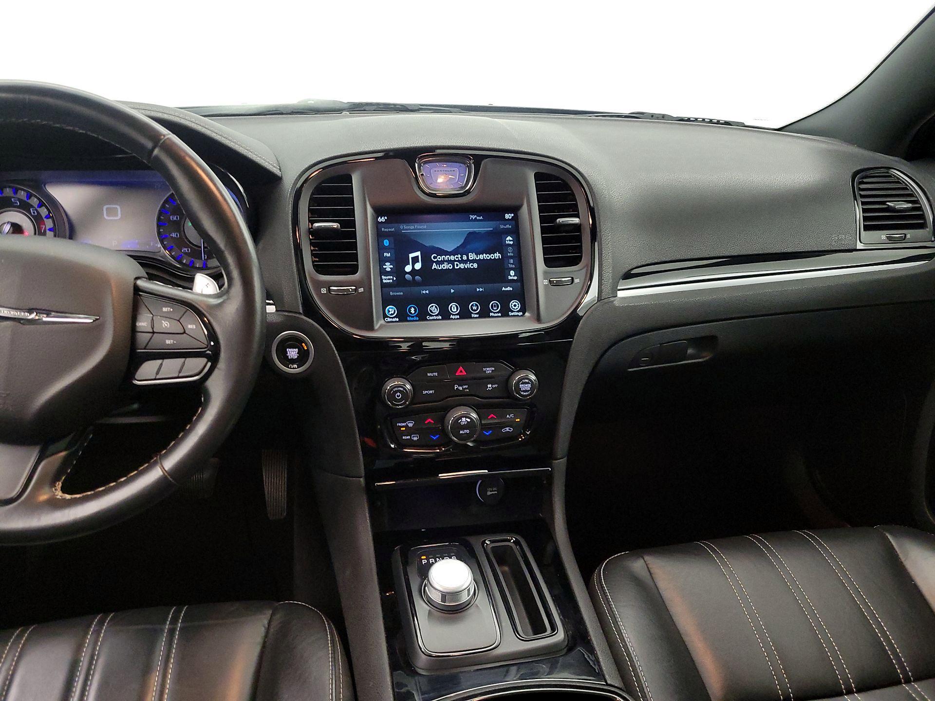 Thumbnail: 2022 Chrysler 300 - 9
