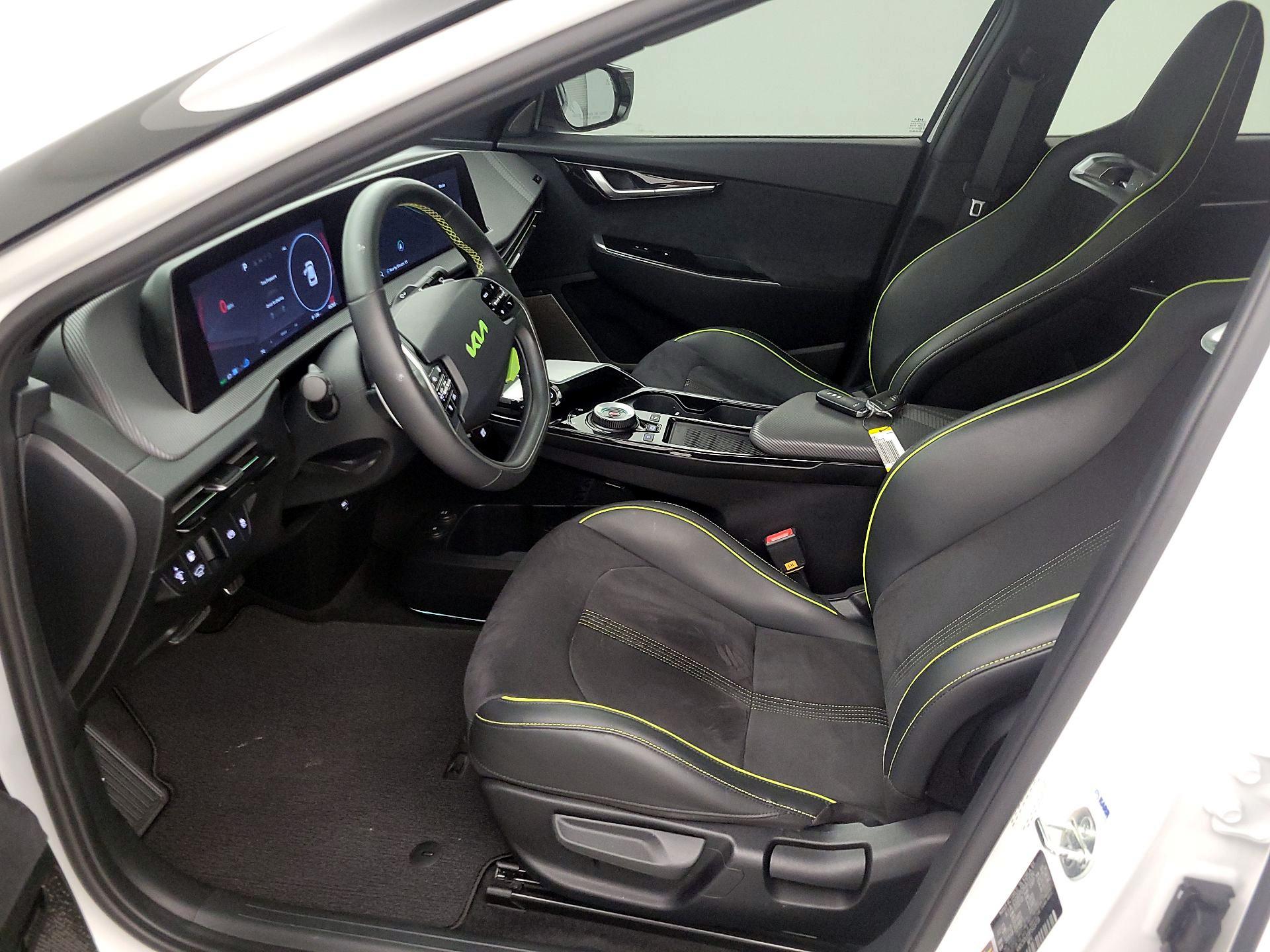 Thumbnail: 2023 Kia EV6 - 11