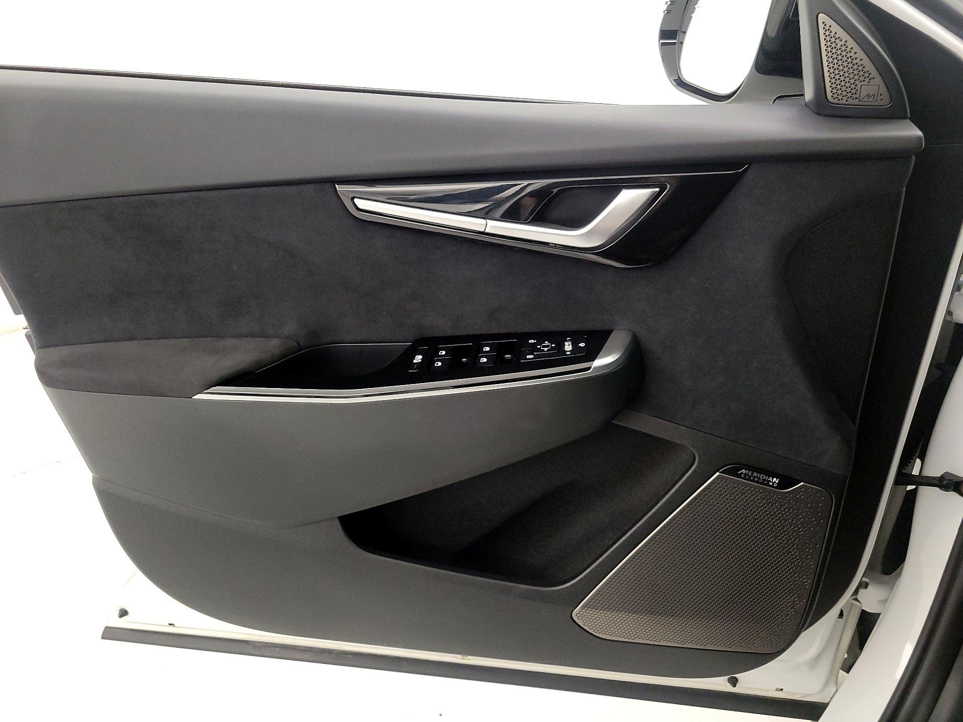 Thumbnail: 2023 Kia EV6 - 12
