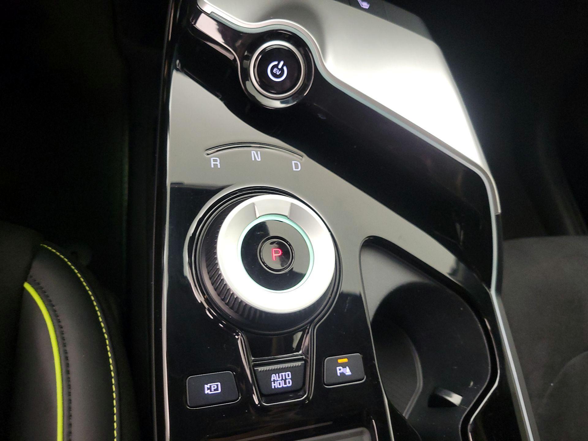 Thumbnail: 2023 Kia EV6 - 18