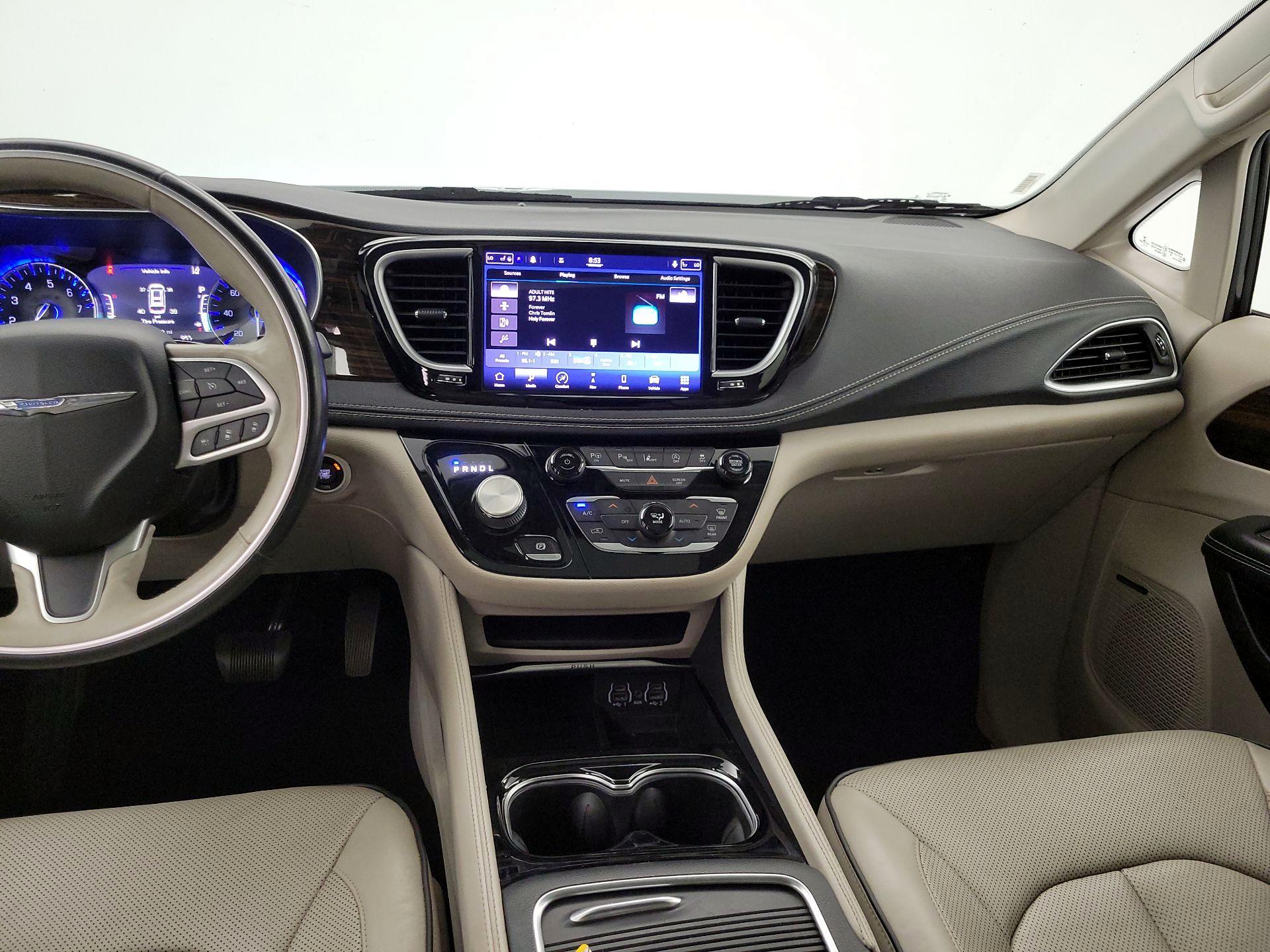 Thumbnail: 2021 Chrysler Pacifica - 9