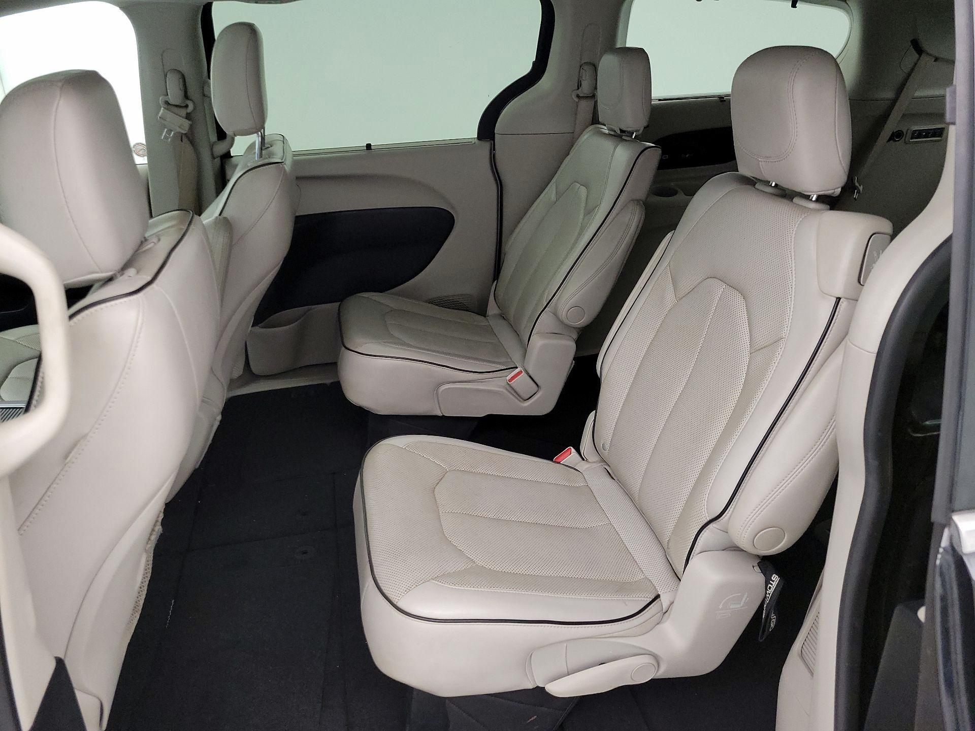 Thumbnail: 2021 Chrysler Pacifica - 20