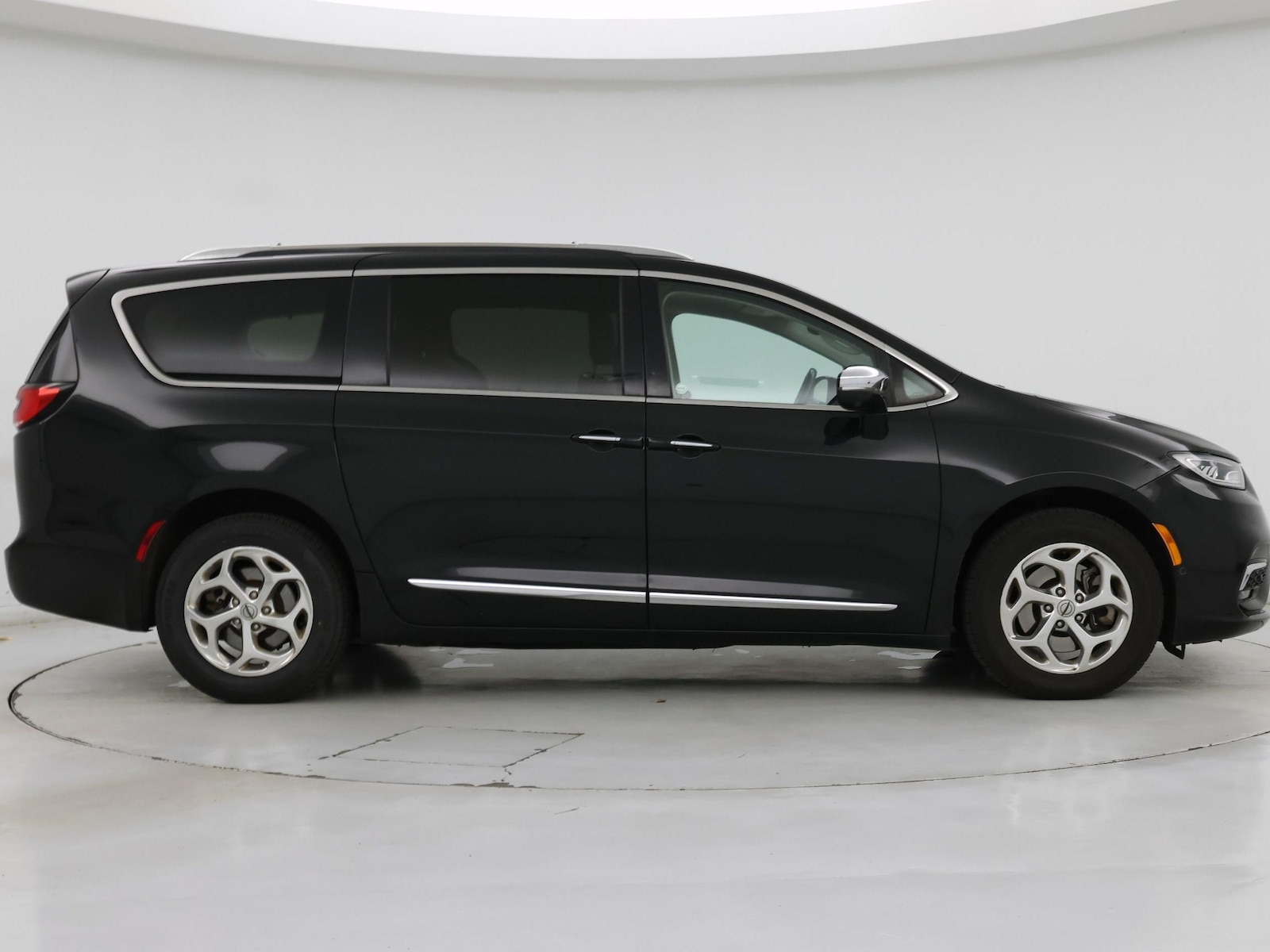 2021 Chrysler Pacifica Limited - Photo 8