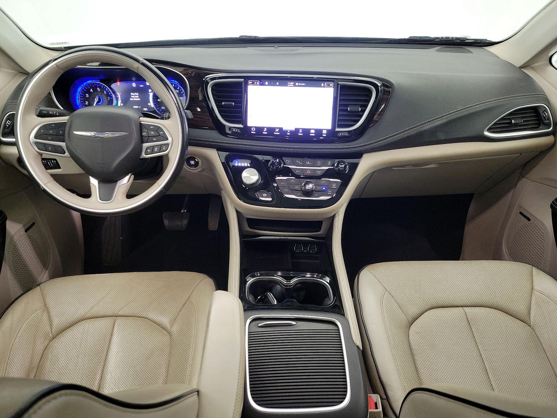 Thumbnail: 2021 Chrysler Pacifica - 9