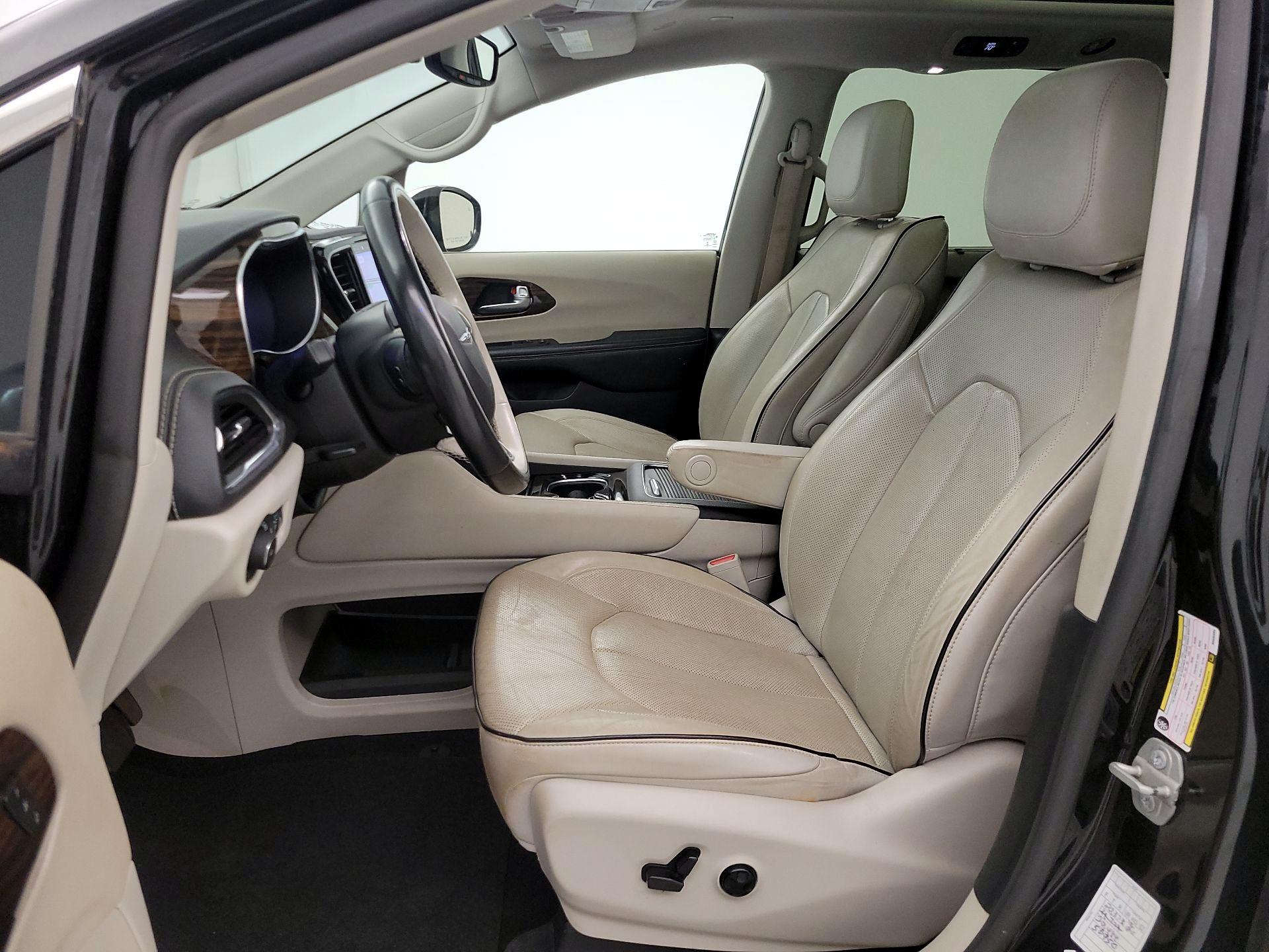 Thumbnail: 2021 Chrysler Pacifica - 11