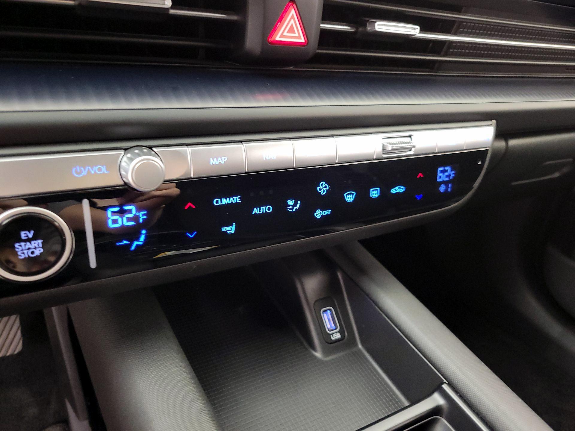 Thumbnail: 2023 Hyundai Ioniq 6 - 17