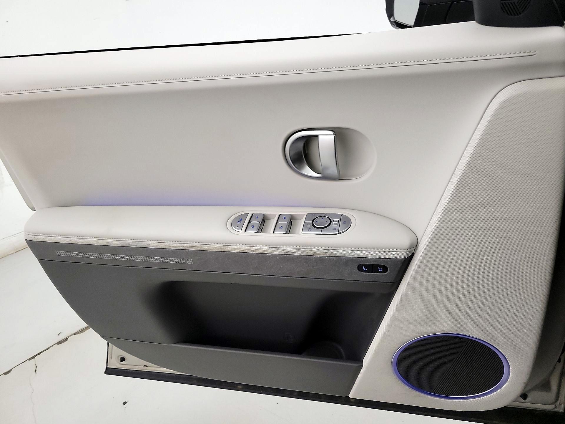 Thumbnail: 2023 Hyundai Ioniq 5 - 12