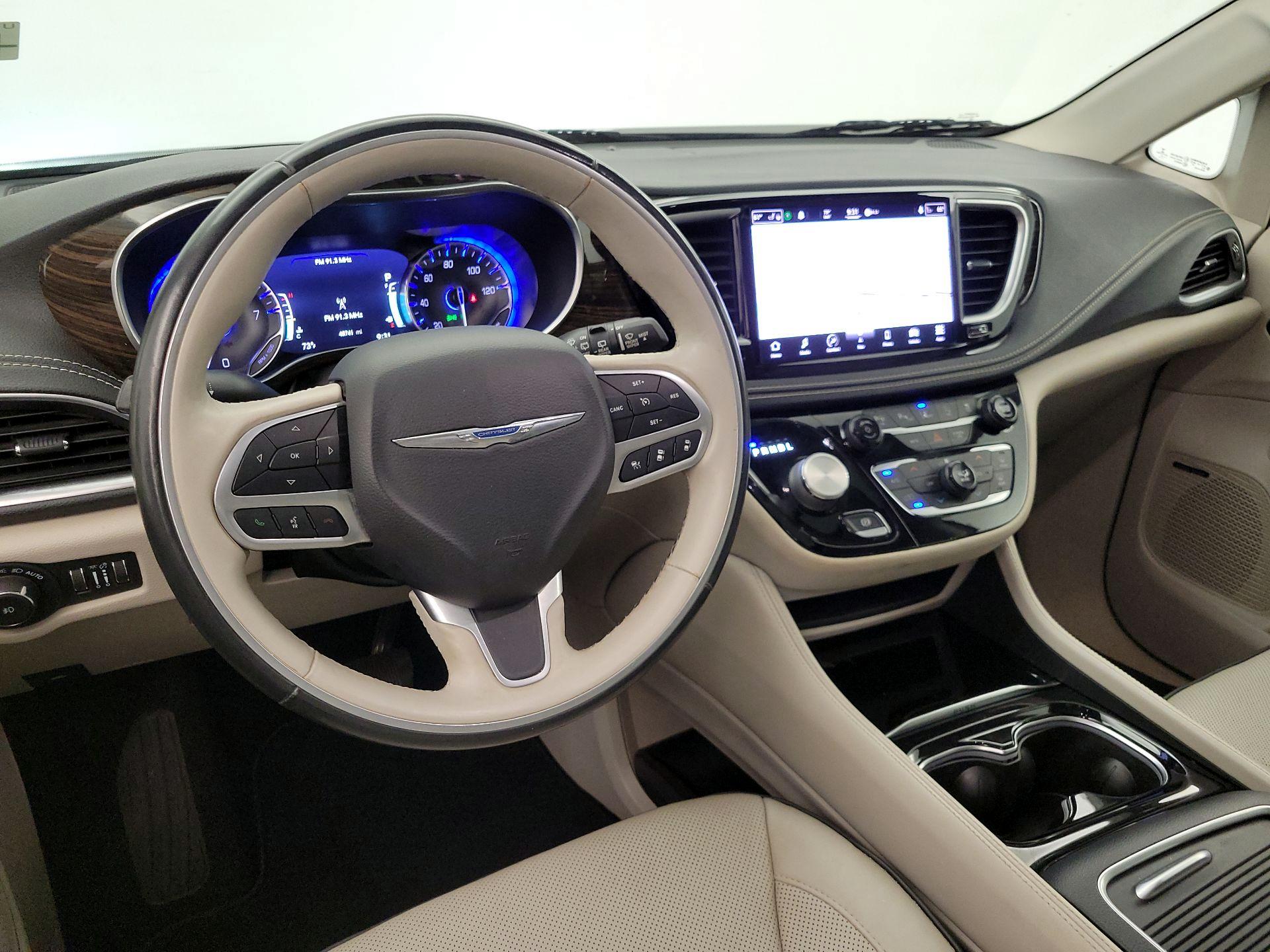 Thumbnail: 2021 Chrysler Pacifica - 9