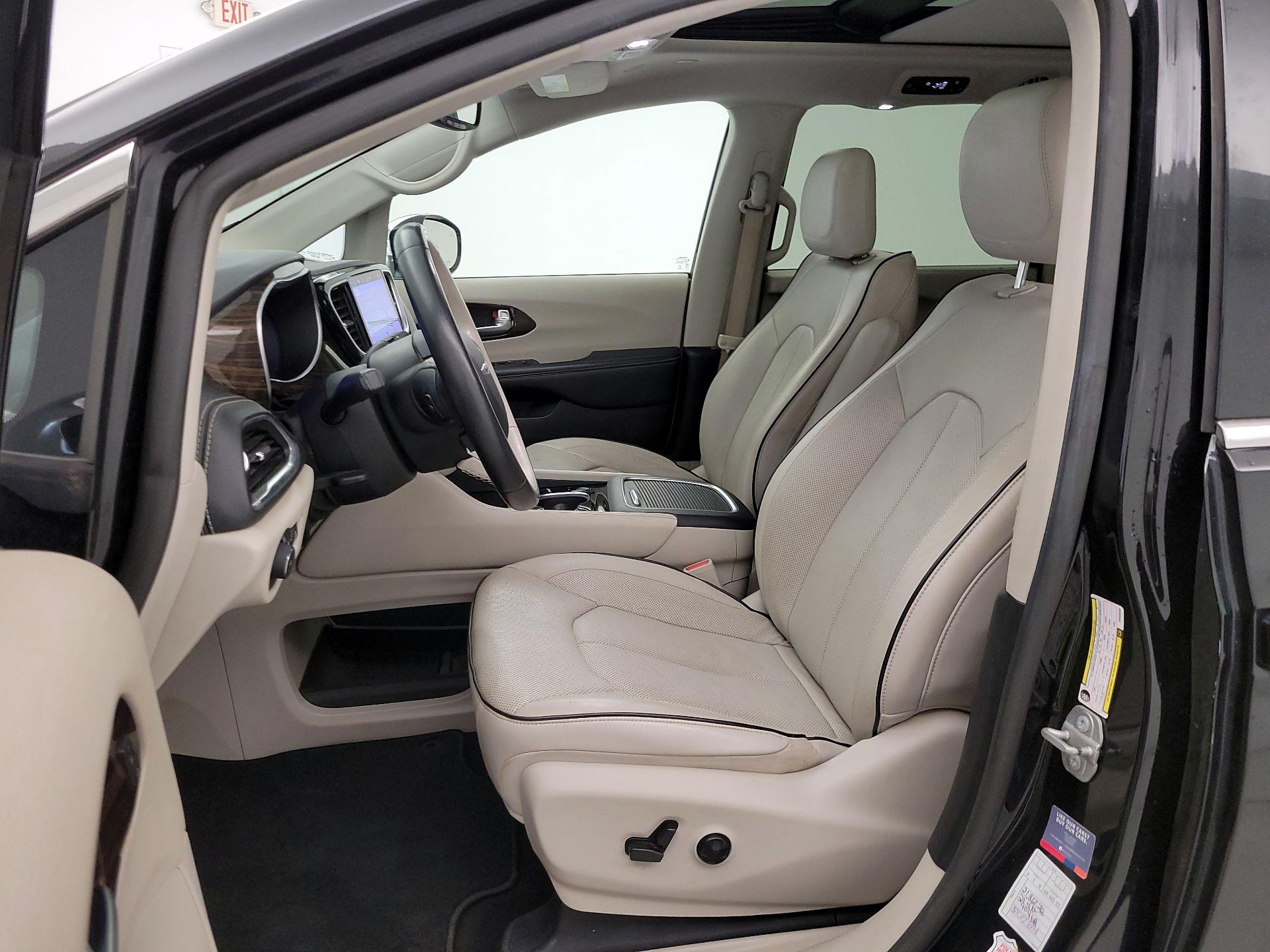 Thumbnail: 2021 Chrysler Pacifica - 11