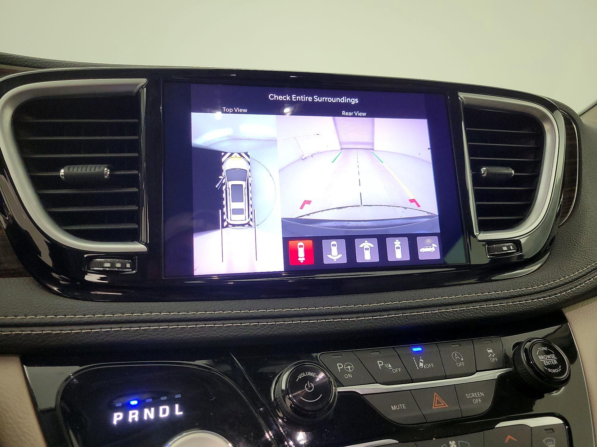 Thumbnail: 2021 Chrysler Pacifica - 15