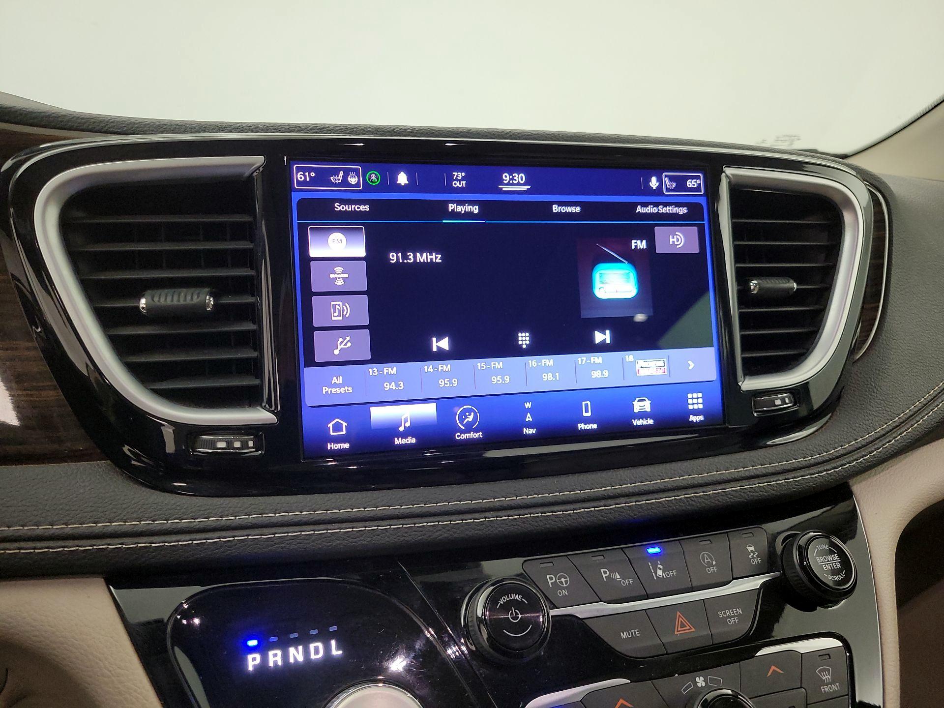 Thumbnail: 2021 Chrysler Pacifica - 16