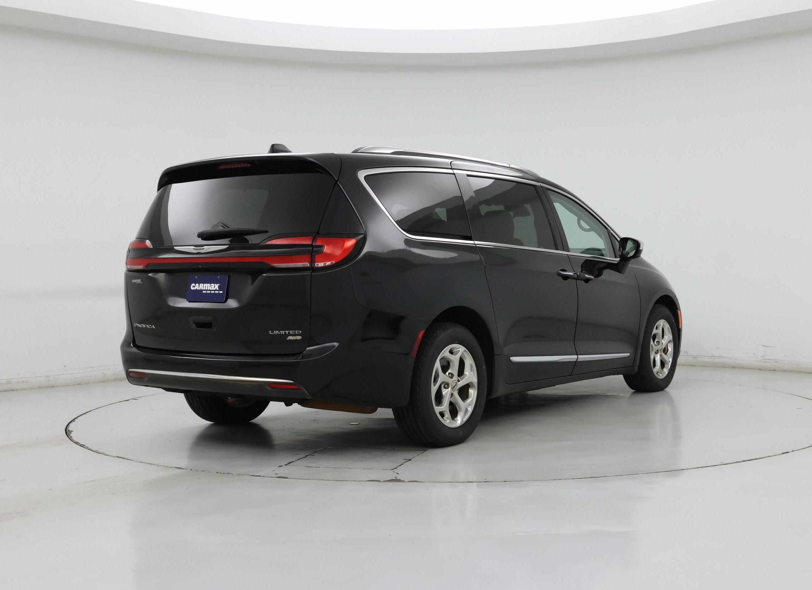 Thumbnail: 2021 Chrysler Pacifica - 8