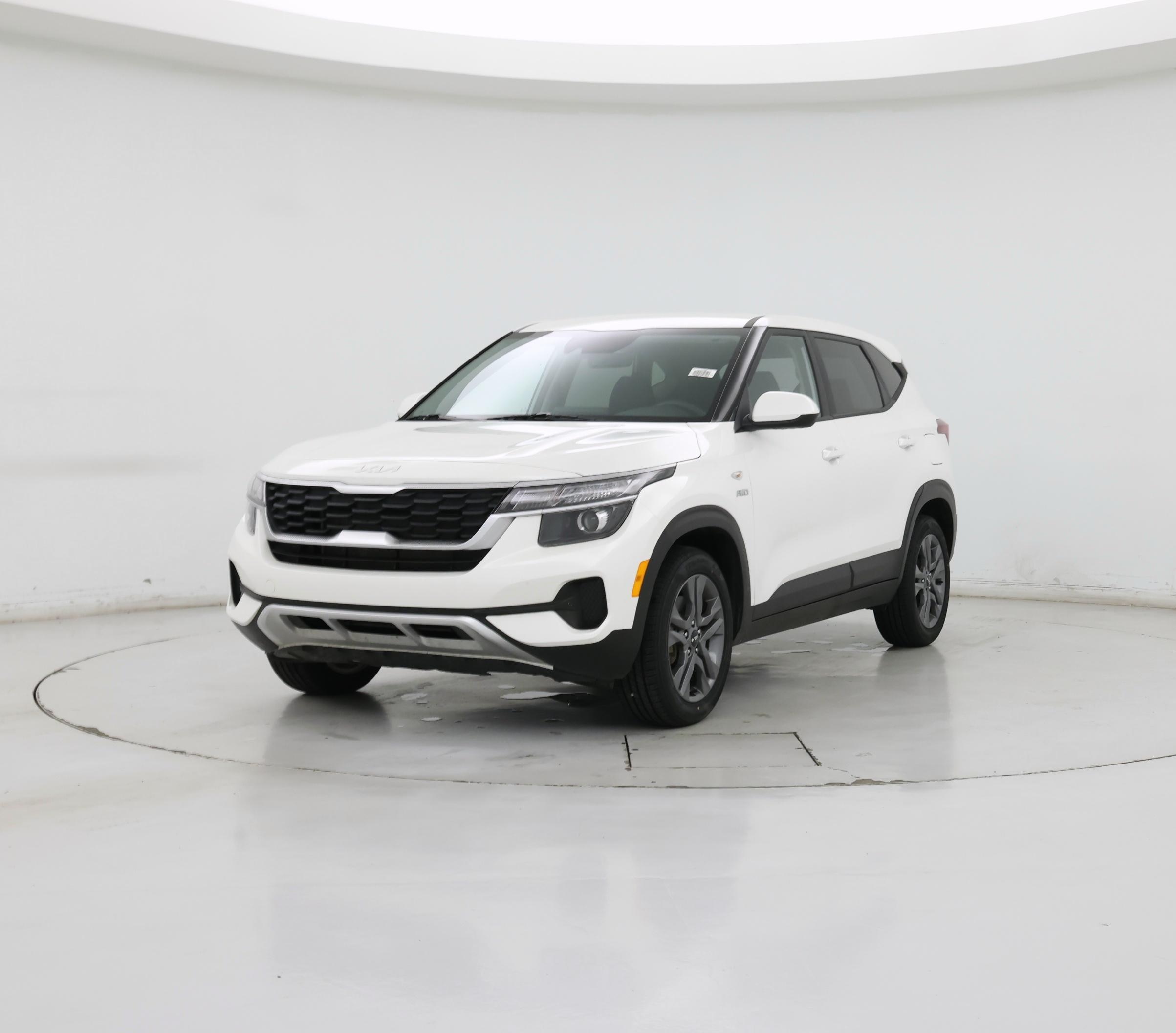 Thumbnail: 2023 Kia Seltos - 4