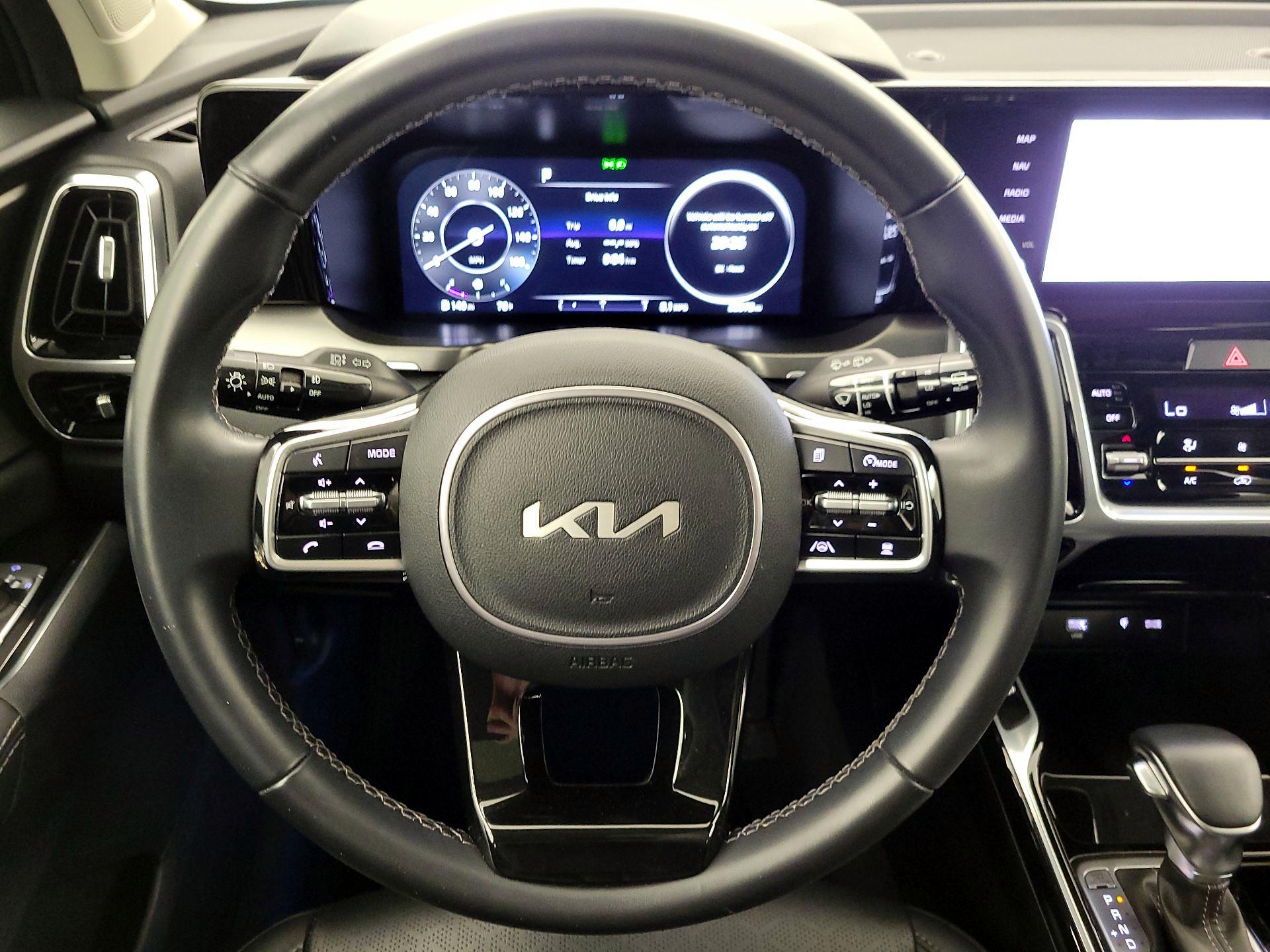 Thumbnail: 2023 Kia Sorento - 10