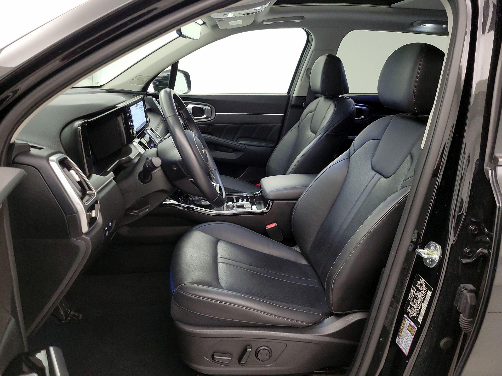 Thumbnail: 2023 Kia Sorento - 11