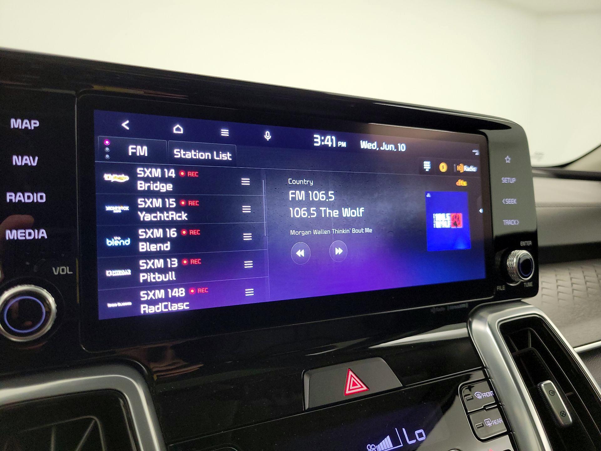 Thumbnail: 2023 Kia Sorento - 16