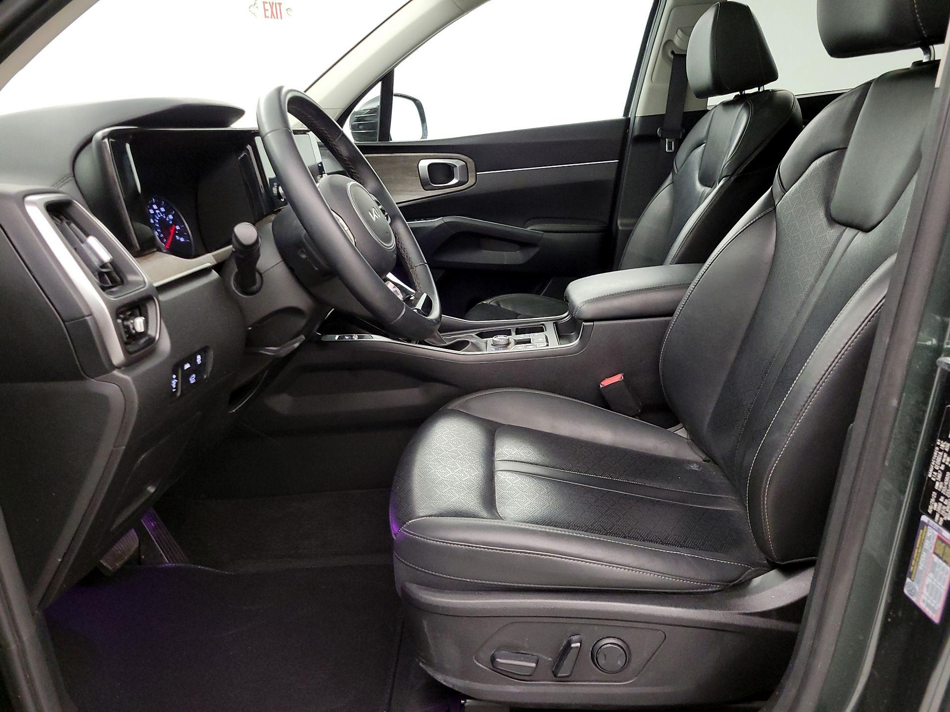 Thumbnail: 2023 Kia Sorento - 11