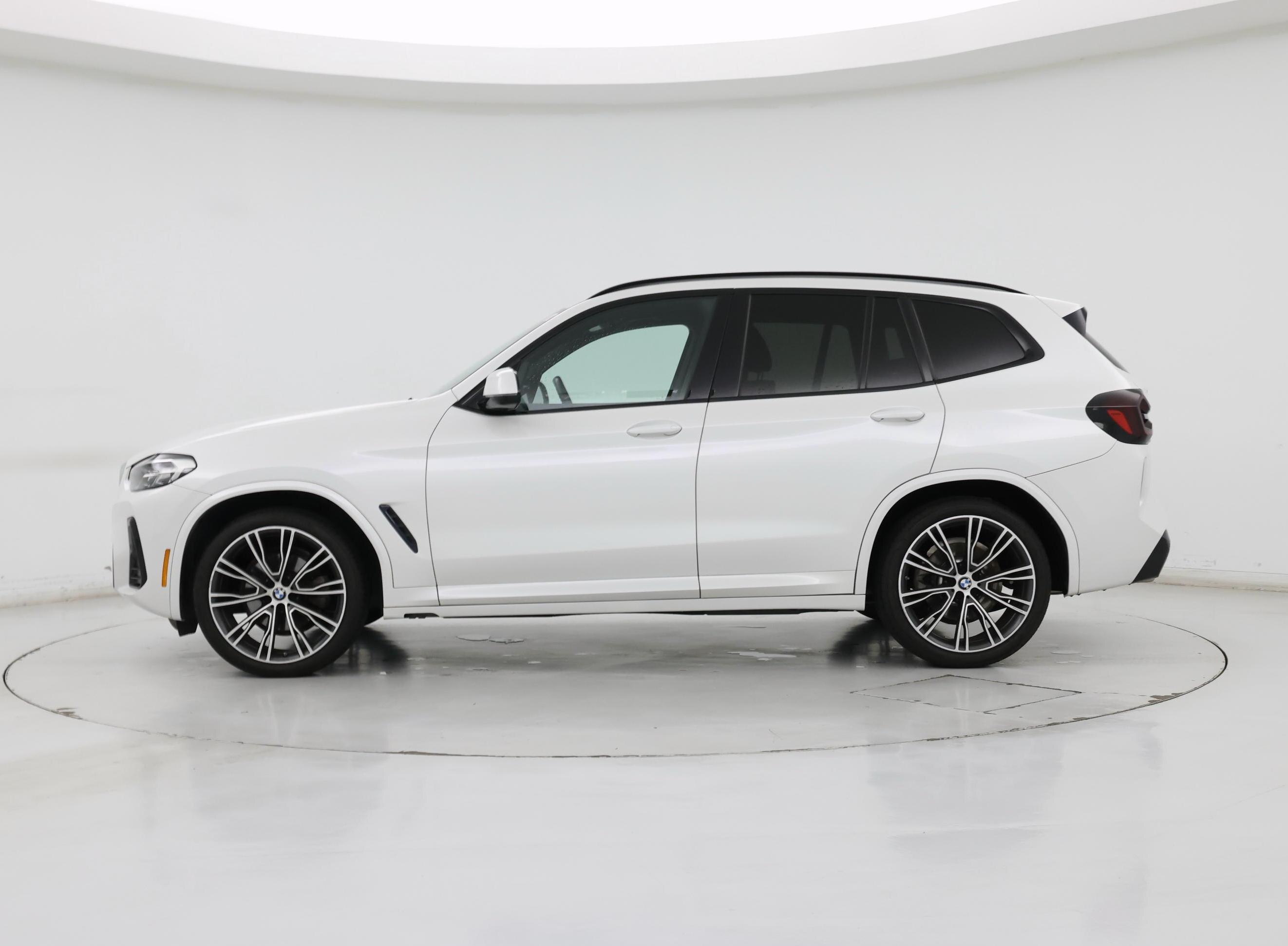 Thumbnail: 2022 BMW X3 - 3