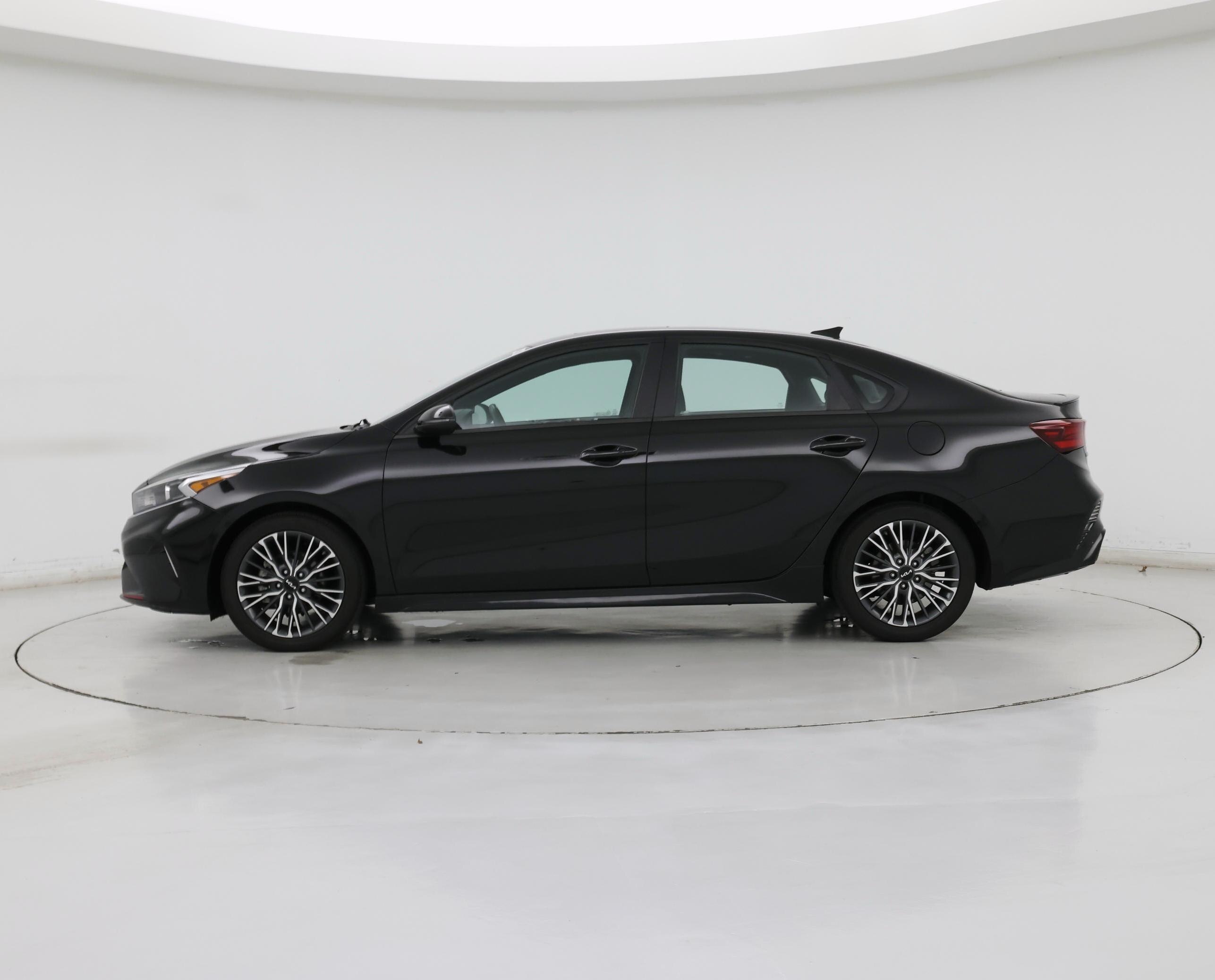 Thumbnail: 2023 Kia Forte - 3