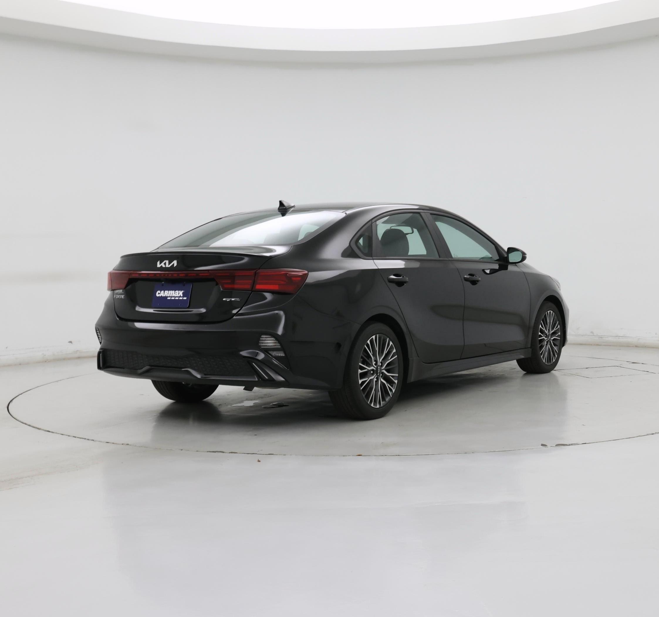 Thumbnail: 2023 Kia Forte - 8