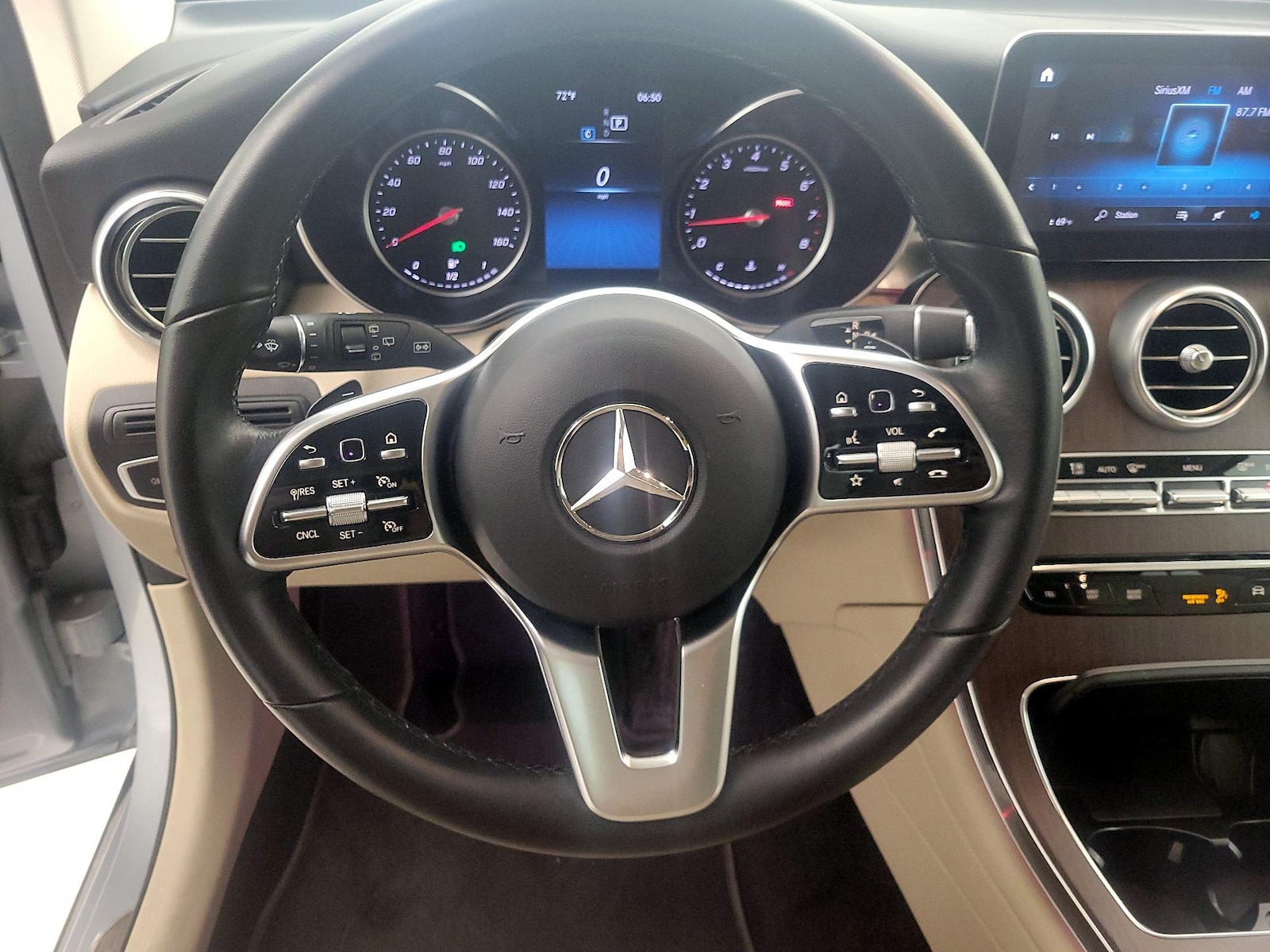 2022 Mercedes-Benz GLC GLC300 - Photo 11