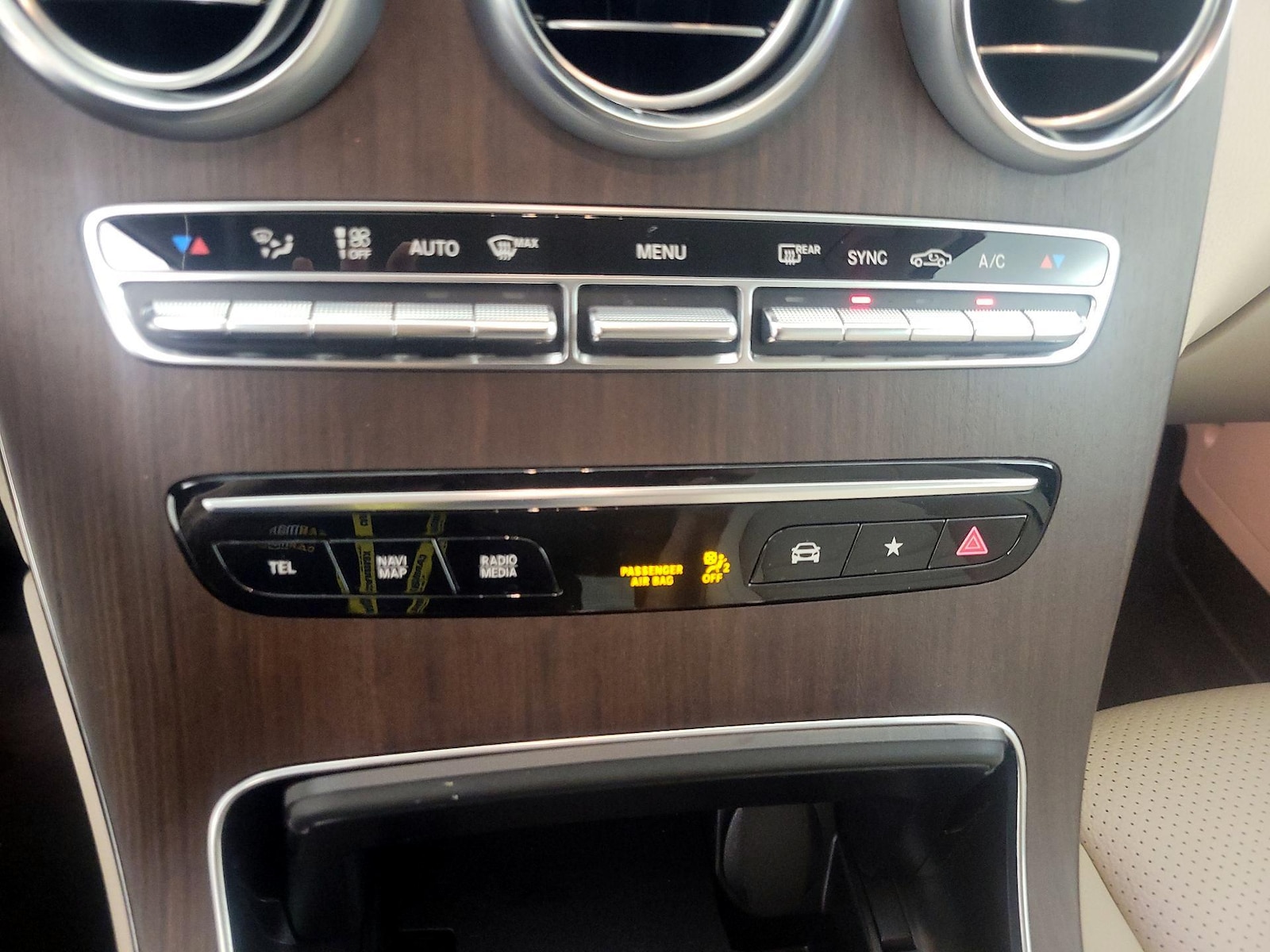 2022 Mercedes-Benz GLC GLC300 - Photo 17