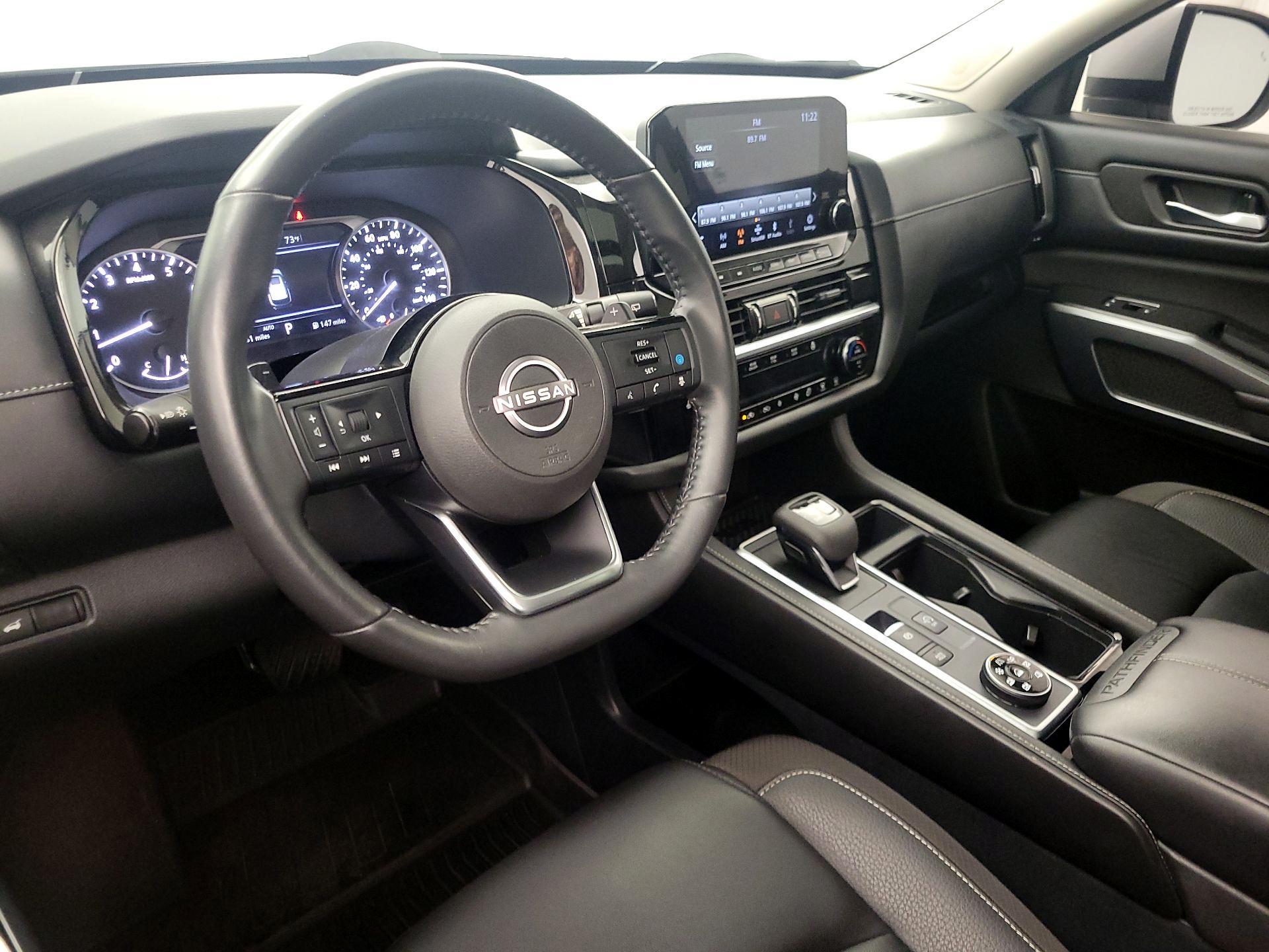 Thumbnail: 2023 Nissan Pathfinder - 9