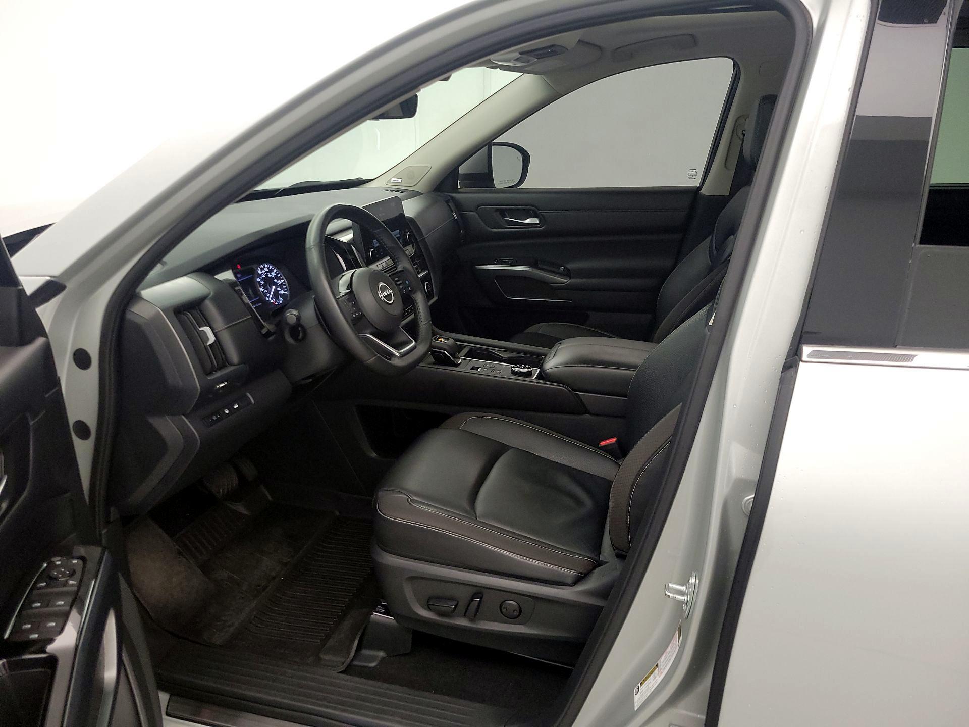 Thumbnail: 2023 Nissan Pathfinder - 11