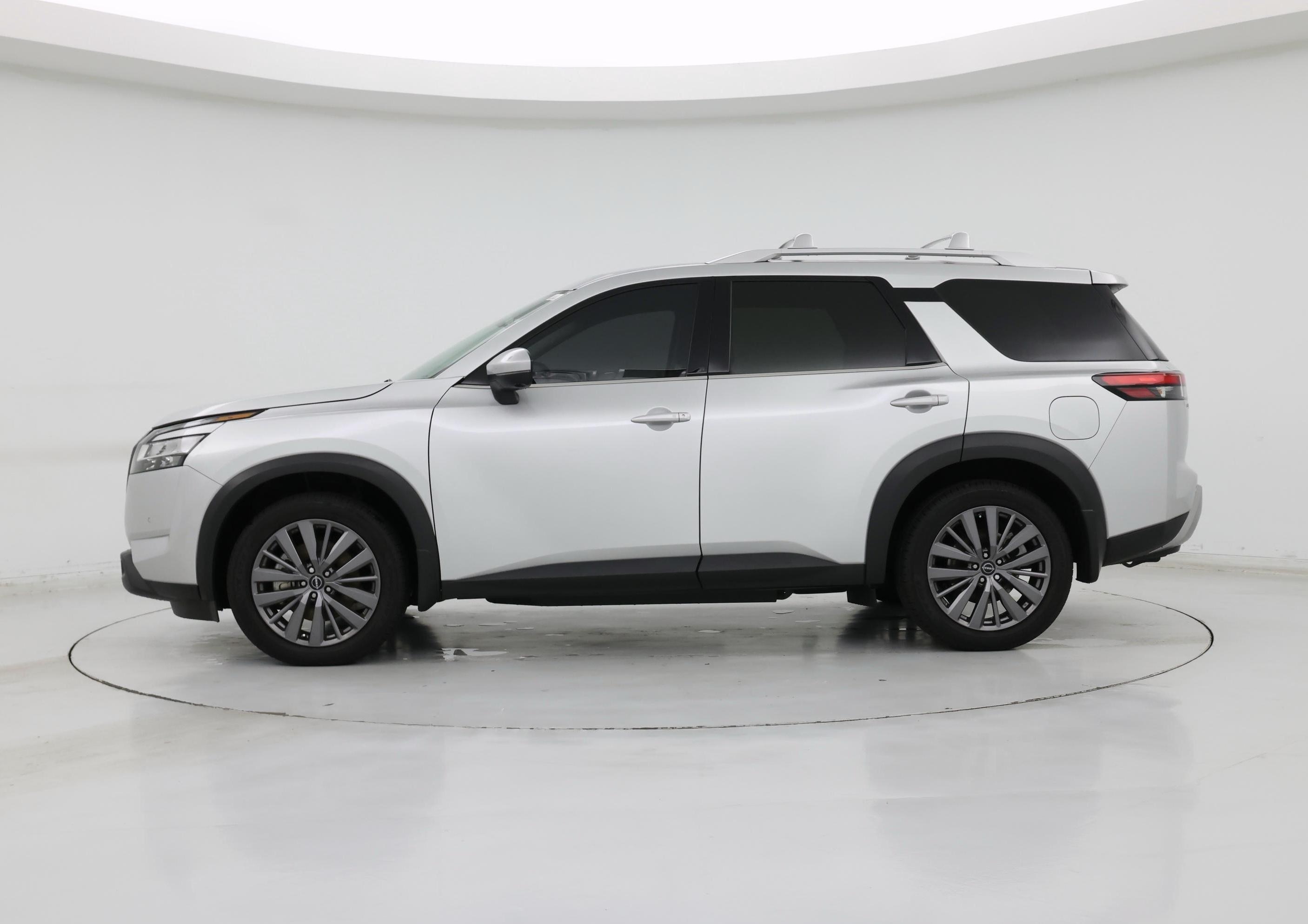 Thumbnail: 2023 Nissan Pathfinder - 3