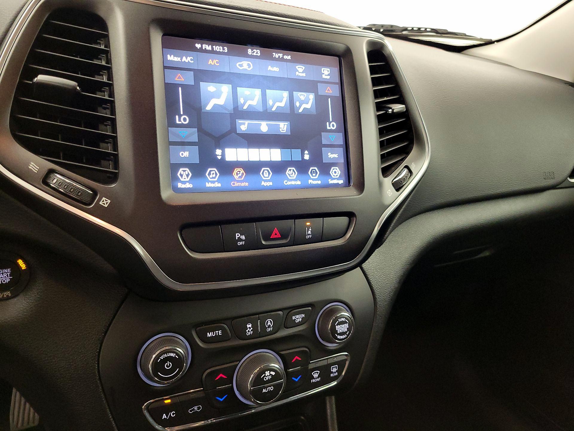 Thumbnail: 2021 Jeep Cherokee - 16