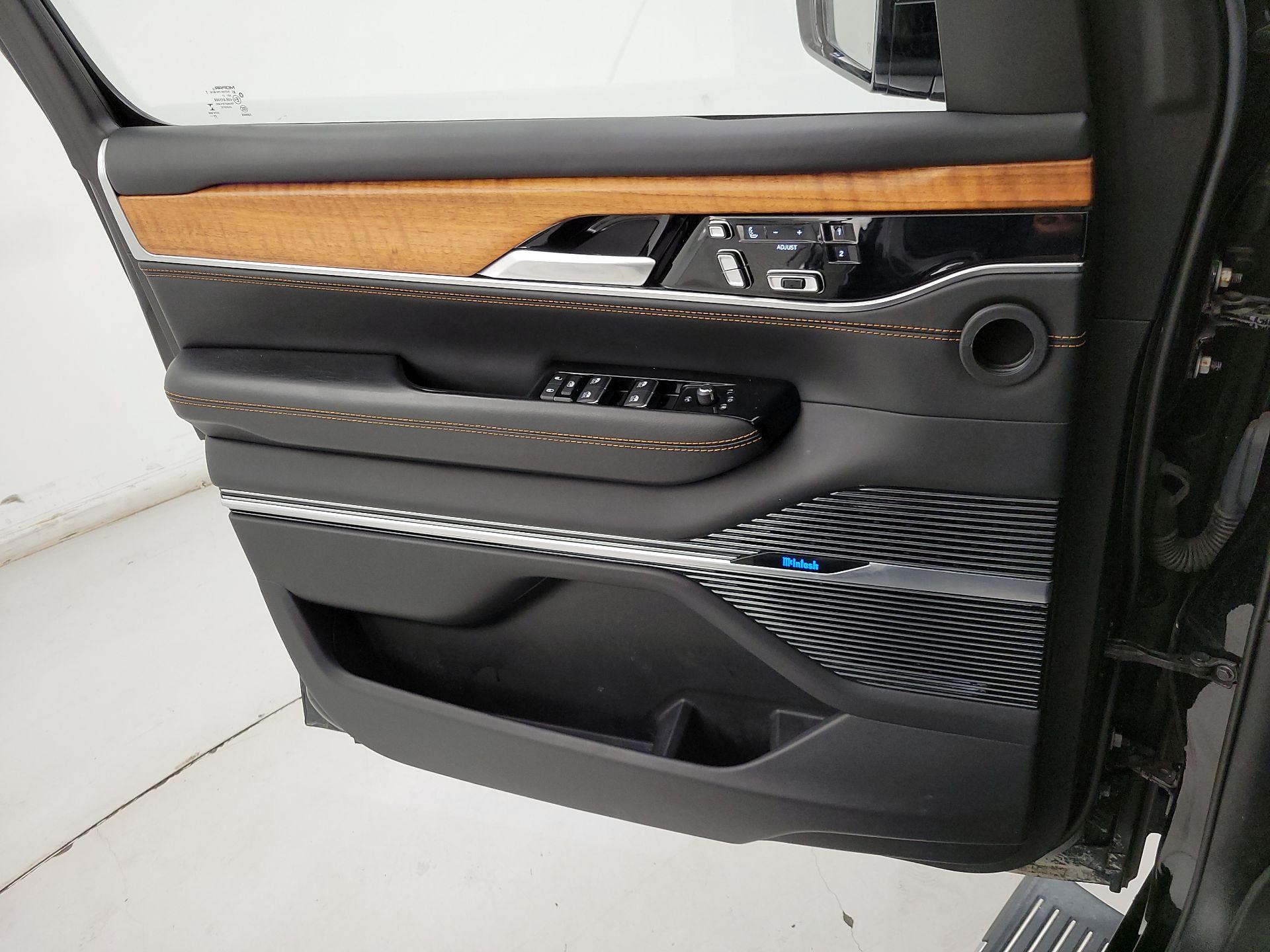 Thumbnail: 2022 Jeep Grand Wagoneer - 12