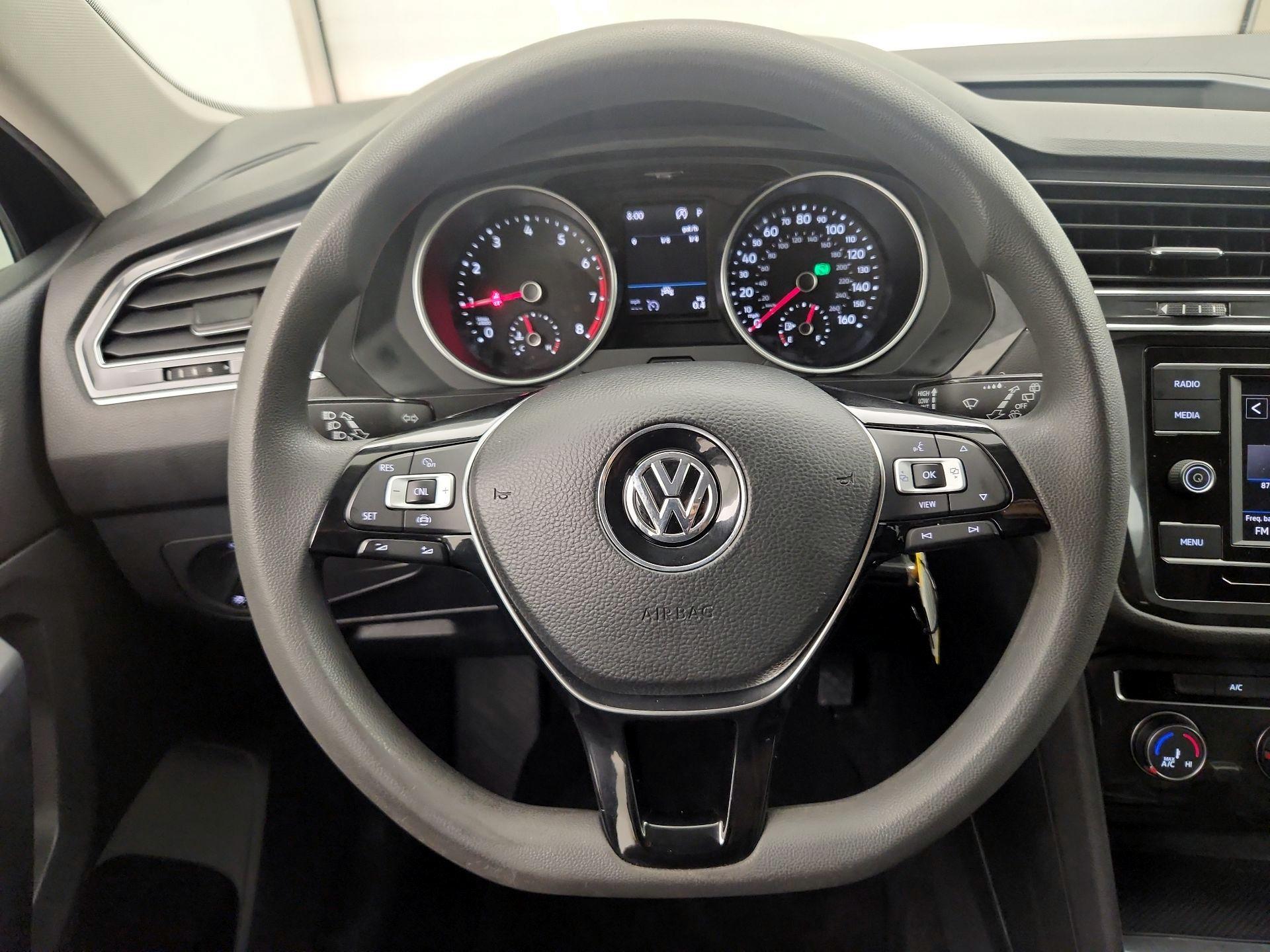 Thumbnail: 2021 Volkswagen Tiguan - 10