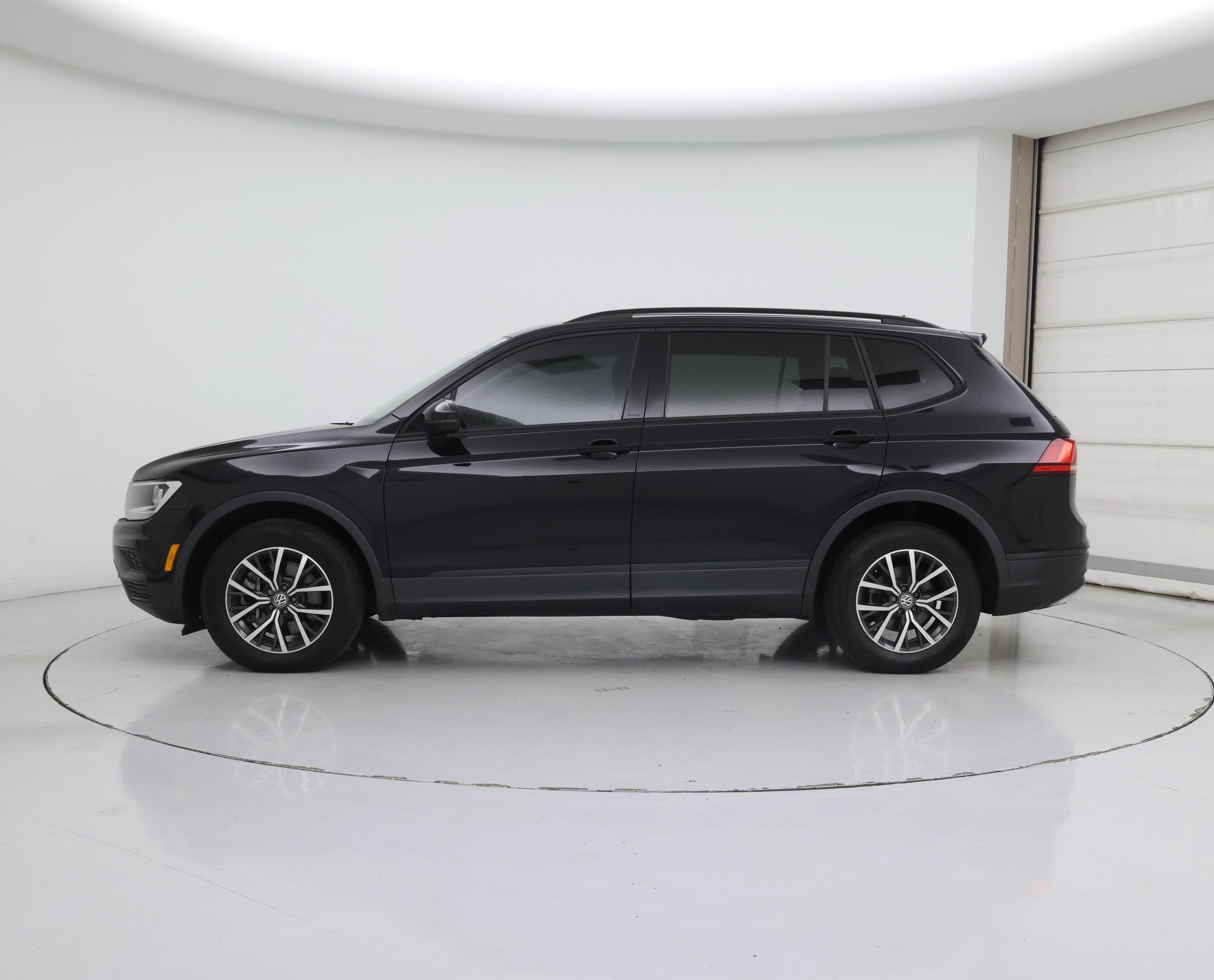 Thumbnail: 2021 Volkswagen Tiguan - 3