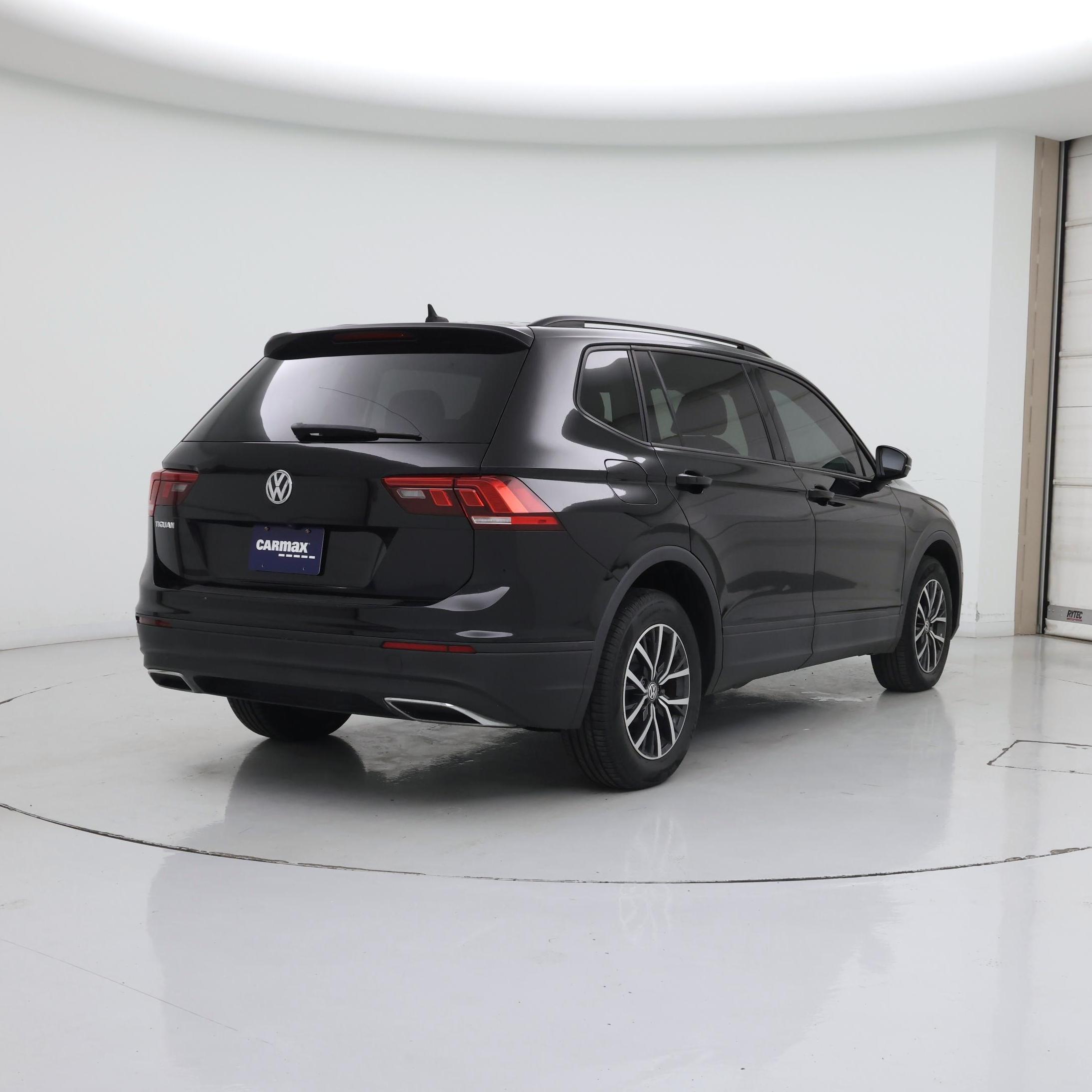 Thumbnail: 2021 Volkswagen Tiguan - 8