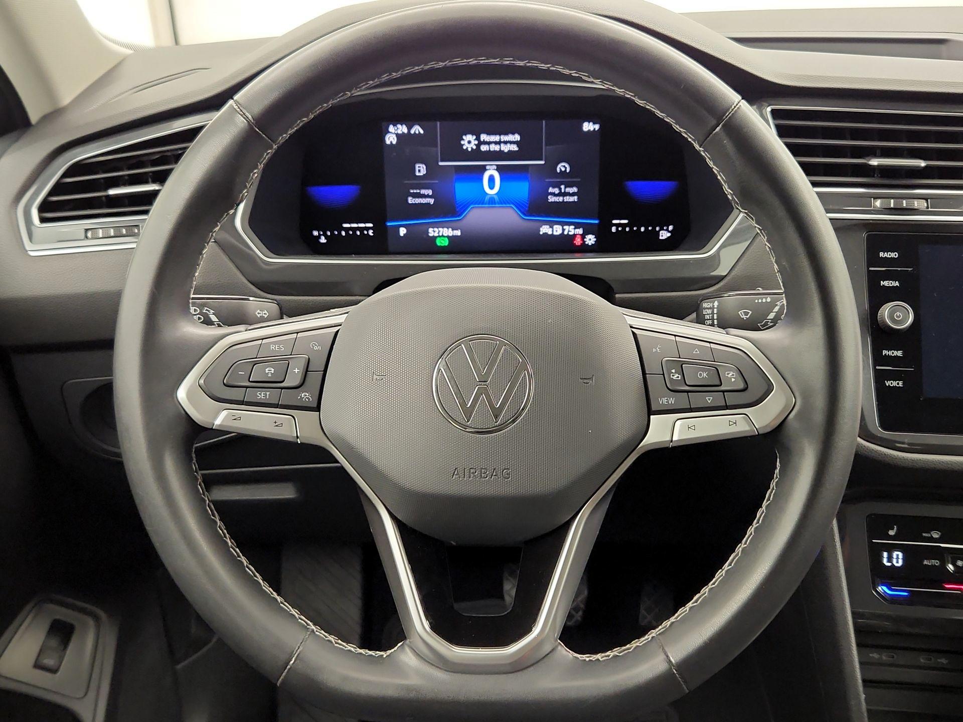 Thumbnail: 2022 Volkswagen Tiguan - 10