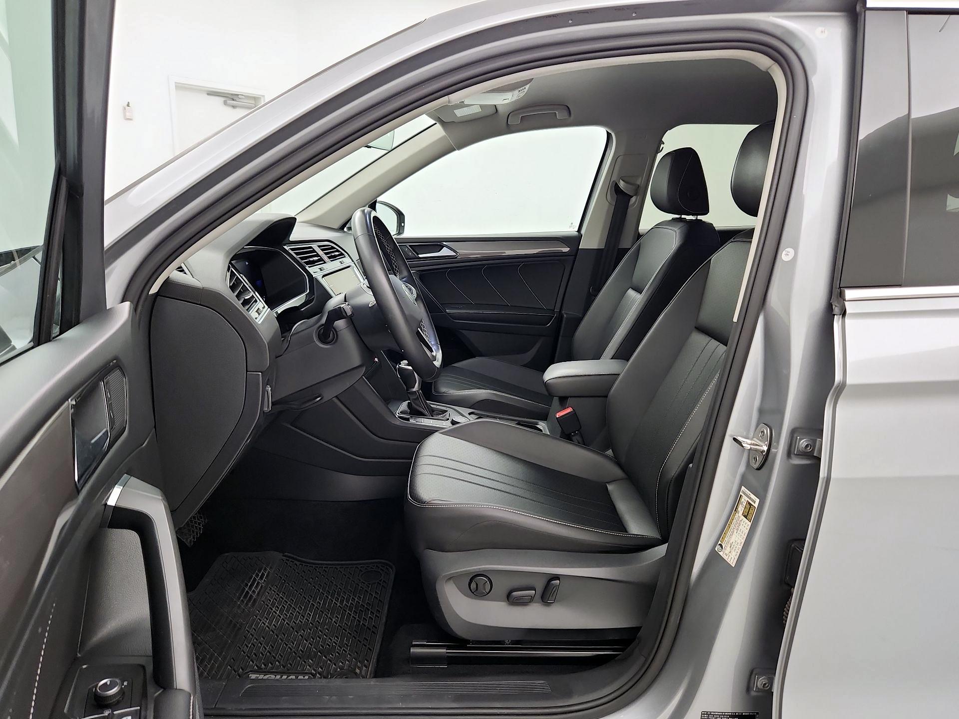 Thumbnail: 2022 Volkswagen Tiguan - 11
