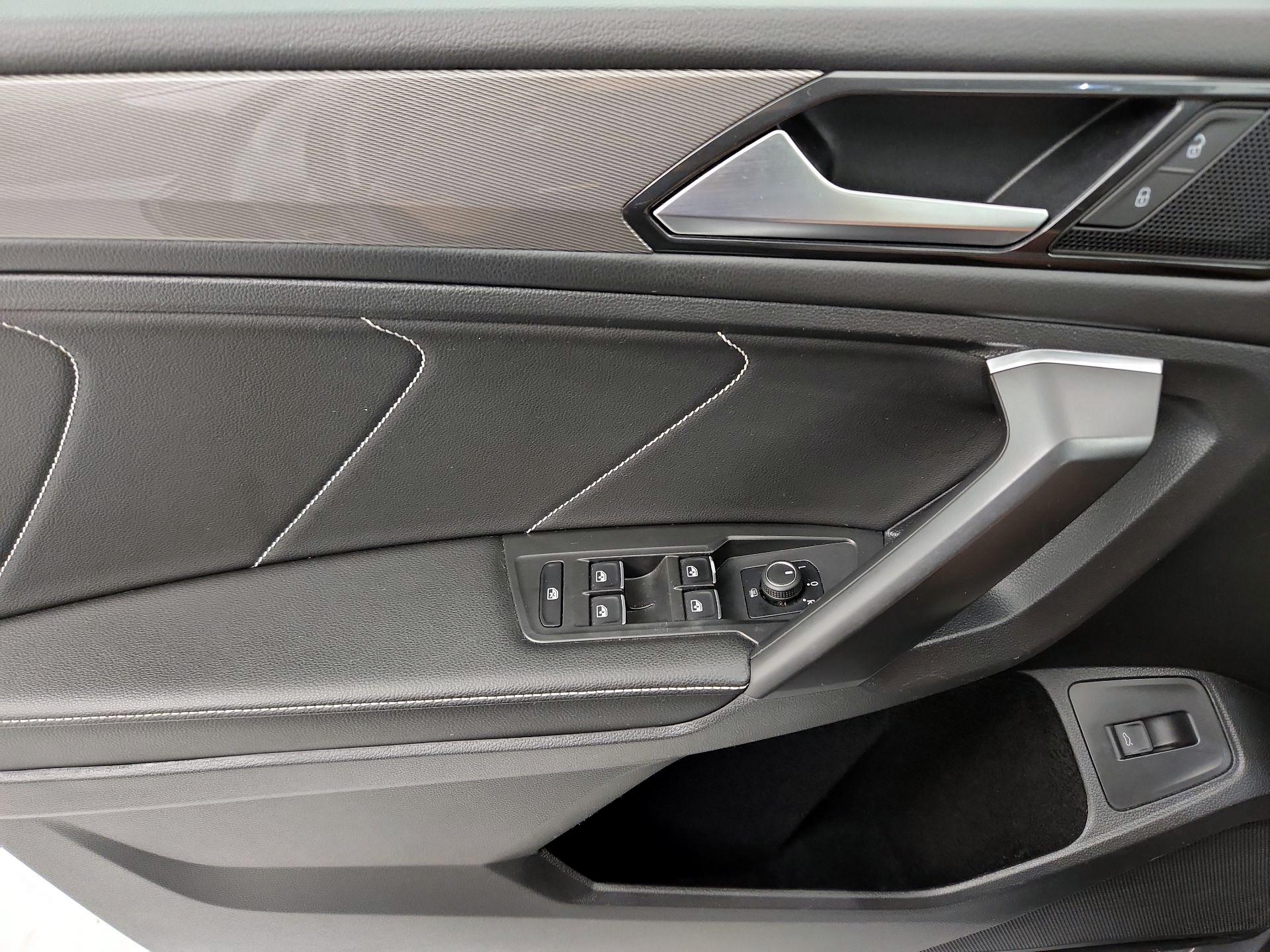 Thumbnail: 2022 Volkswagen Tiguan - 12