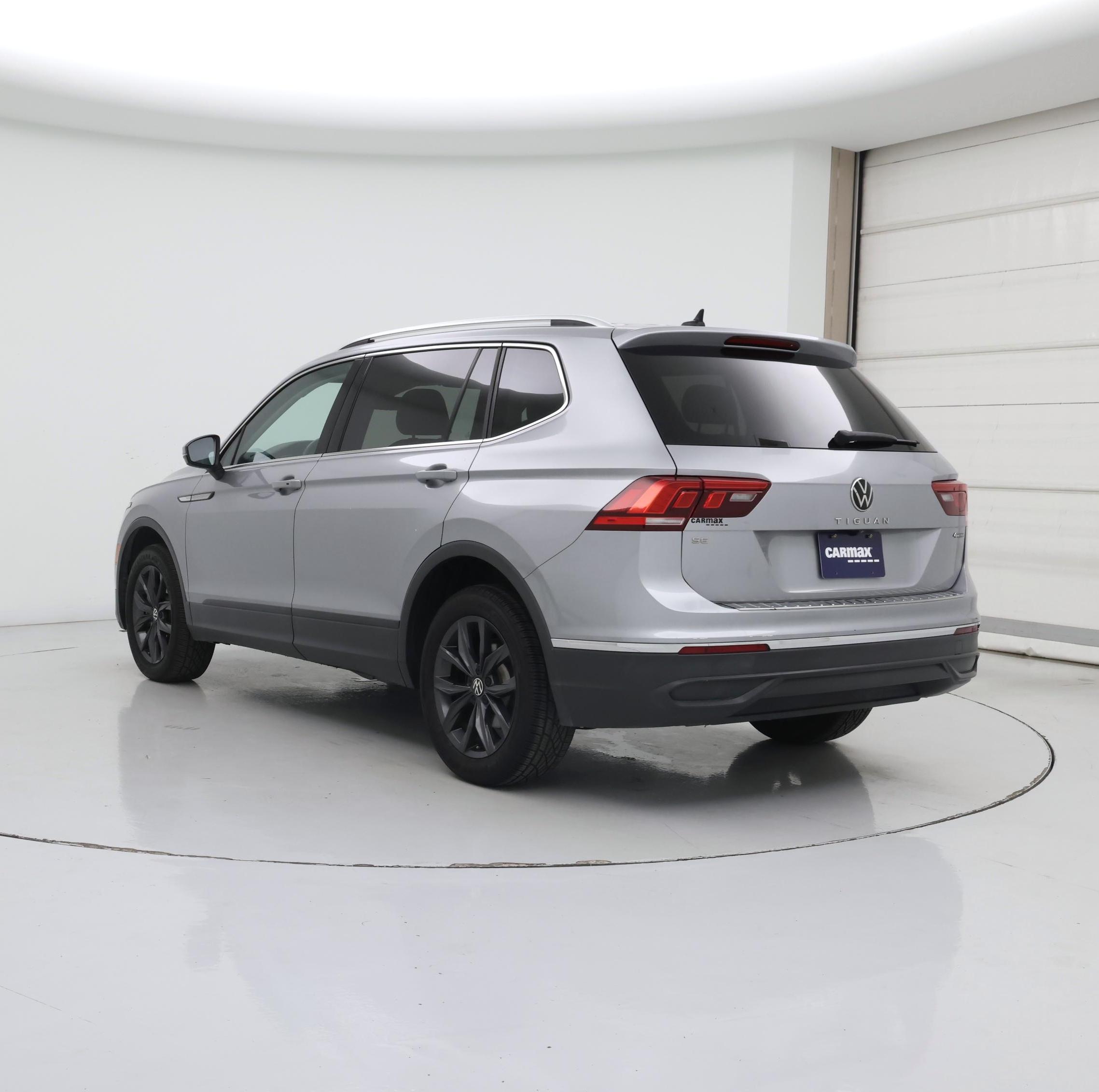 Thumbnail: 2022 Volkswagen Tiguan - 2
