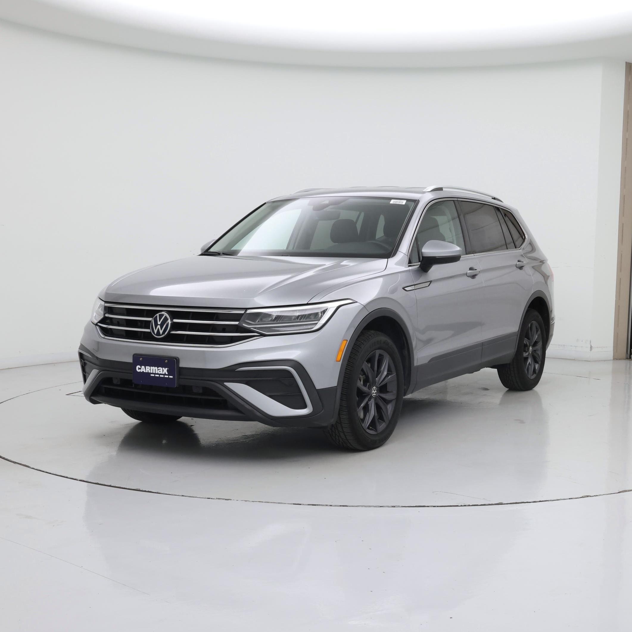 Thumbnail: 2022 Volkswagen Tiguan - 4