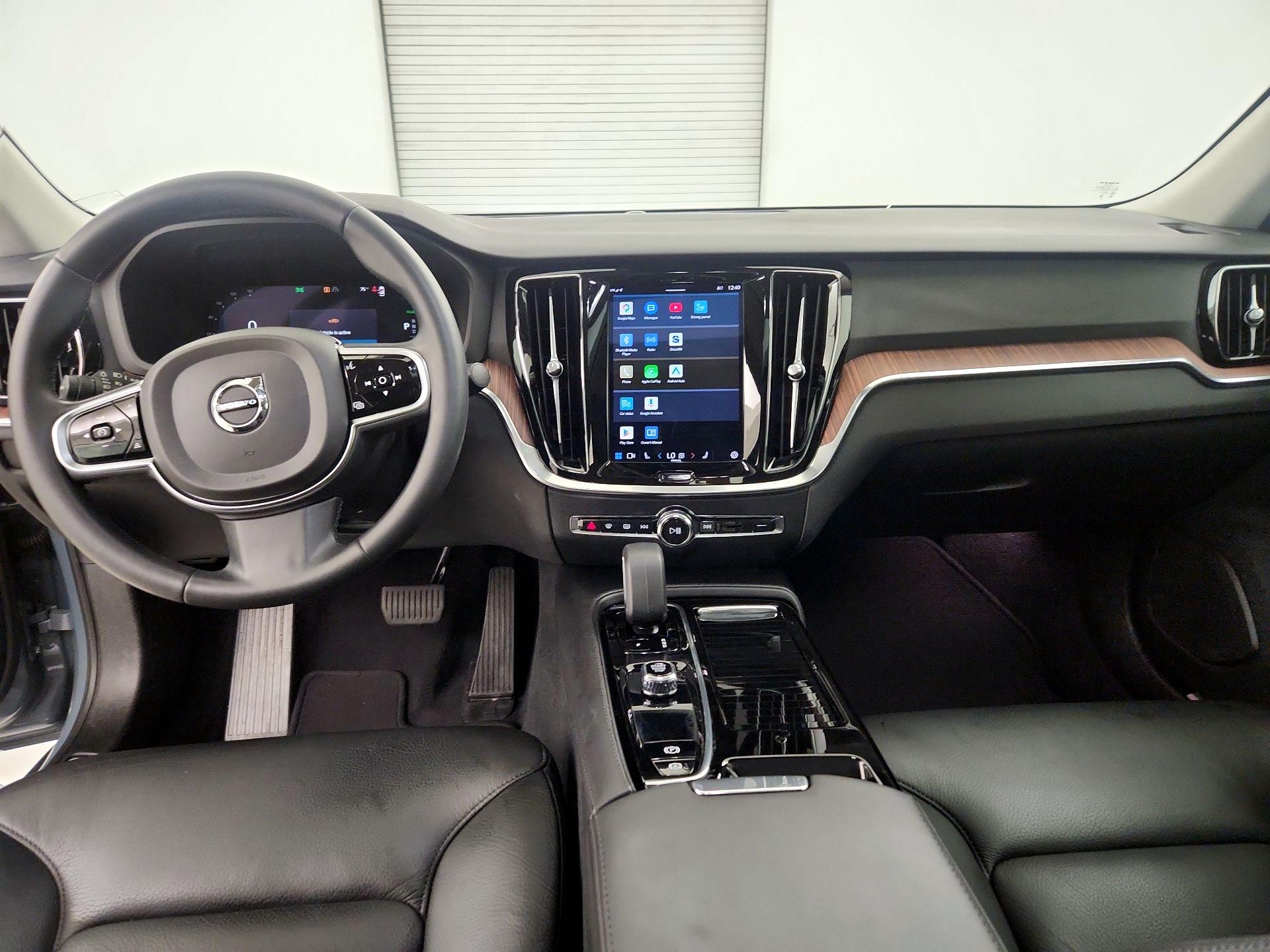 Thumbnail: 2023 Volvo S60 - 9