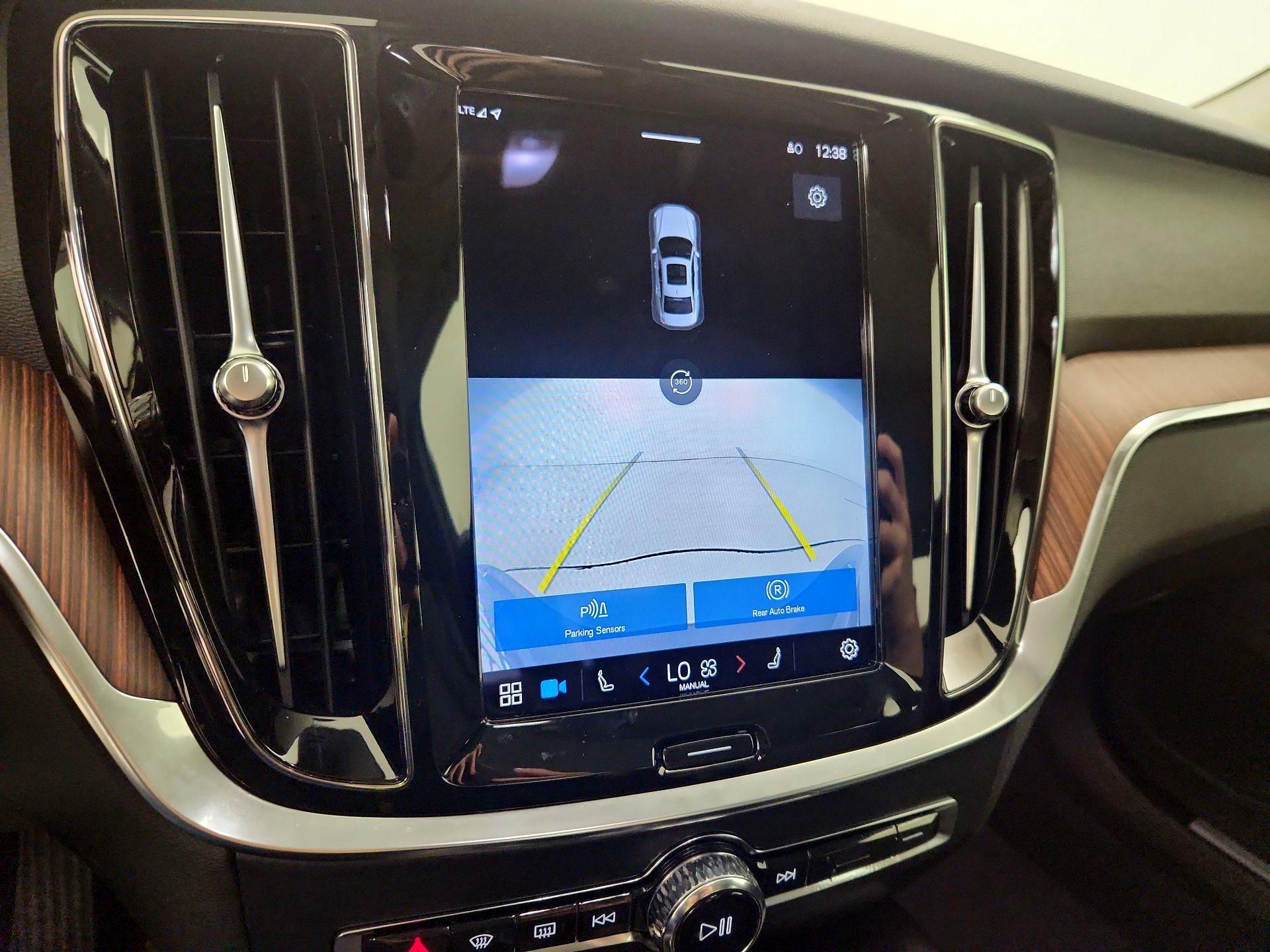 Thumbnail: 2023 Volvo S60 - 14