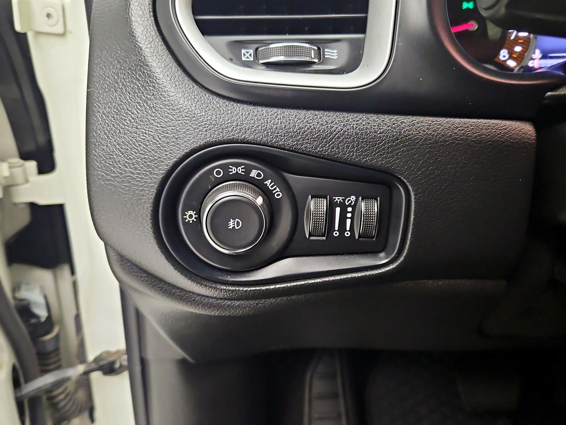 Thumbnail: 2021 Jeep Renegade - 13