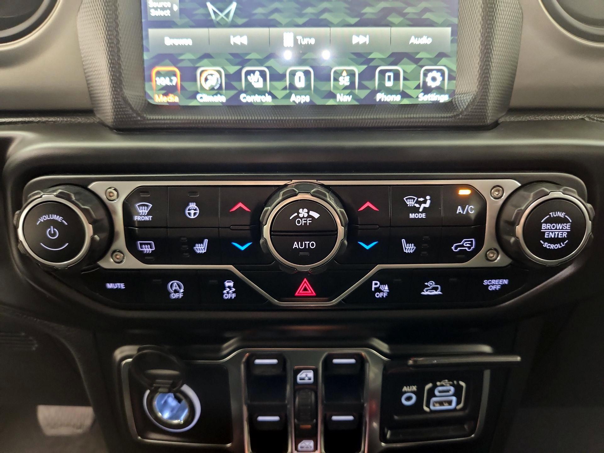Thumbnail: 2021 Jeep Wrangler - 17
