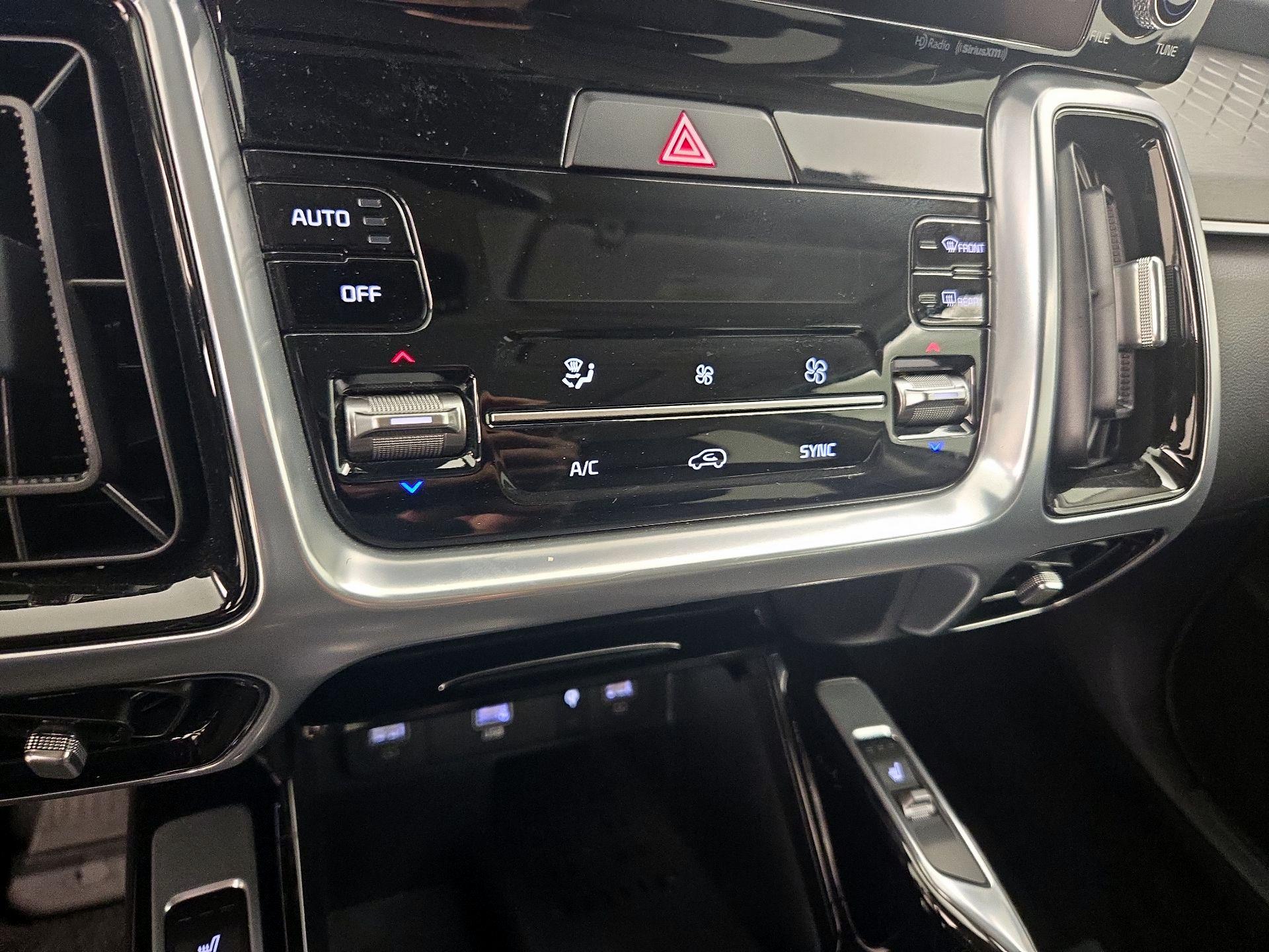 Thumbnail: 2023 Kia Sorento - 17