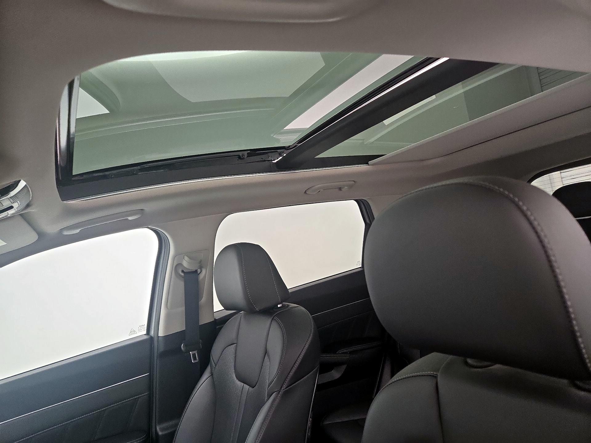 Thumbnail: 2023 Kia Sorento - 20