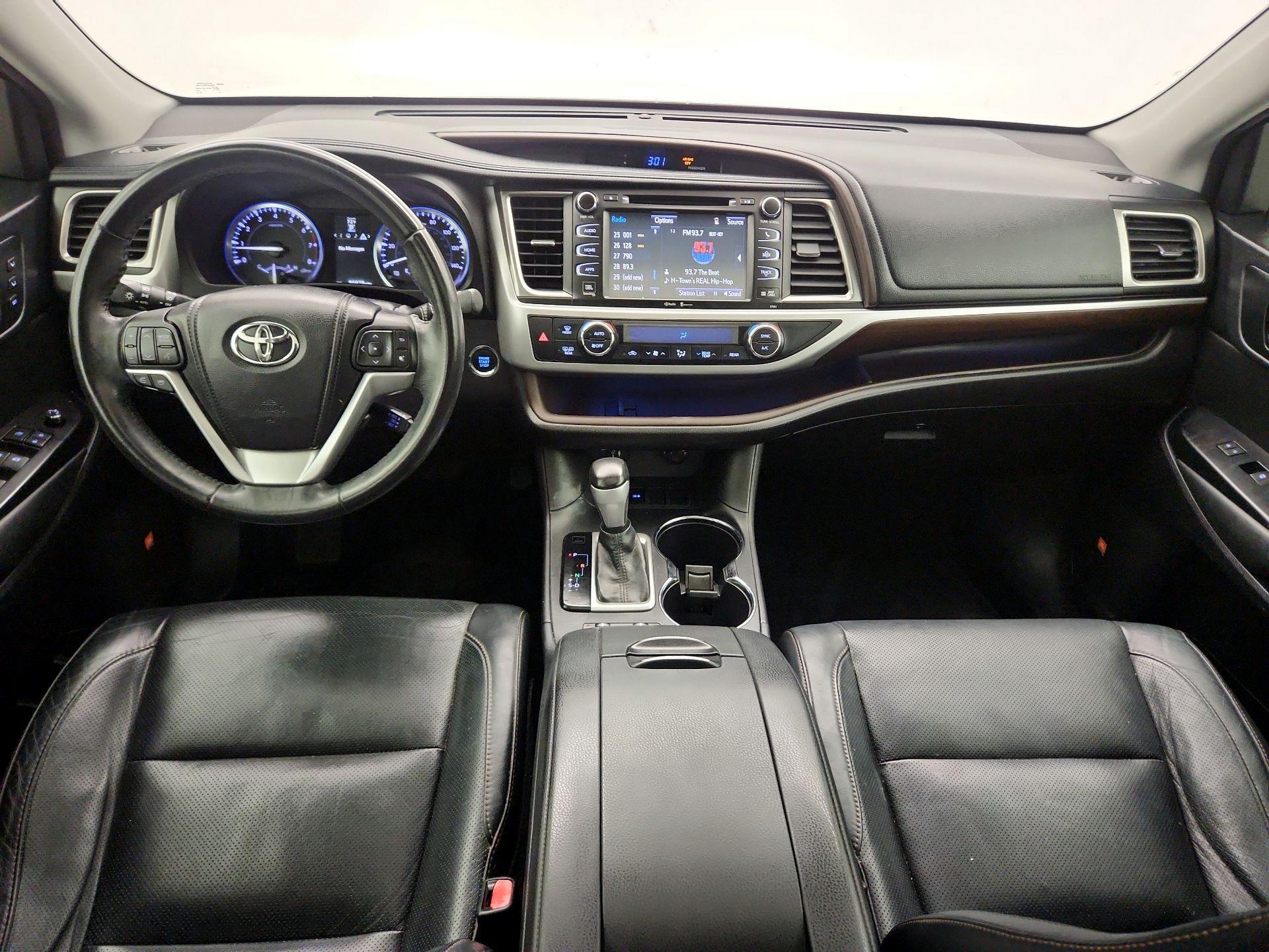 Thumbnail: 2014 Toyota Highlander - 9