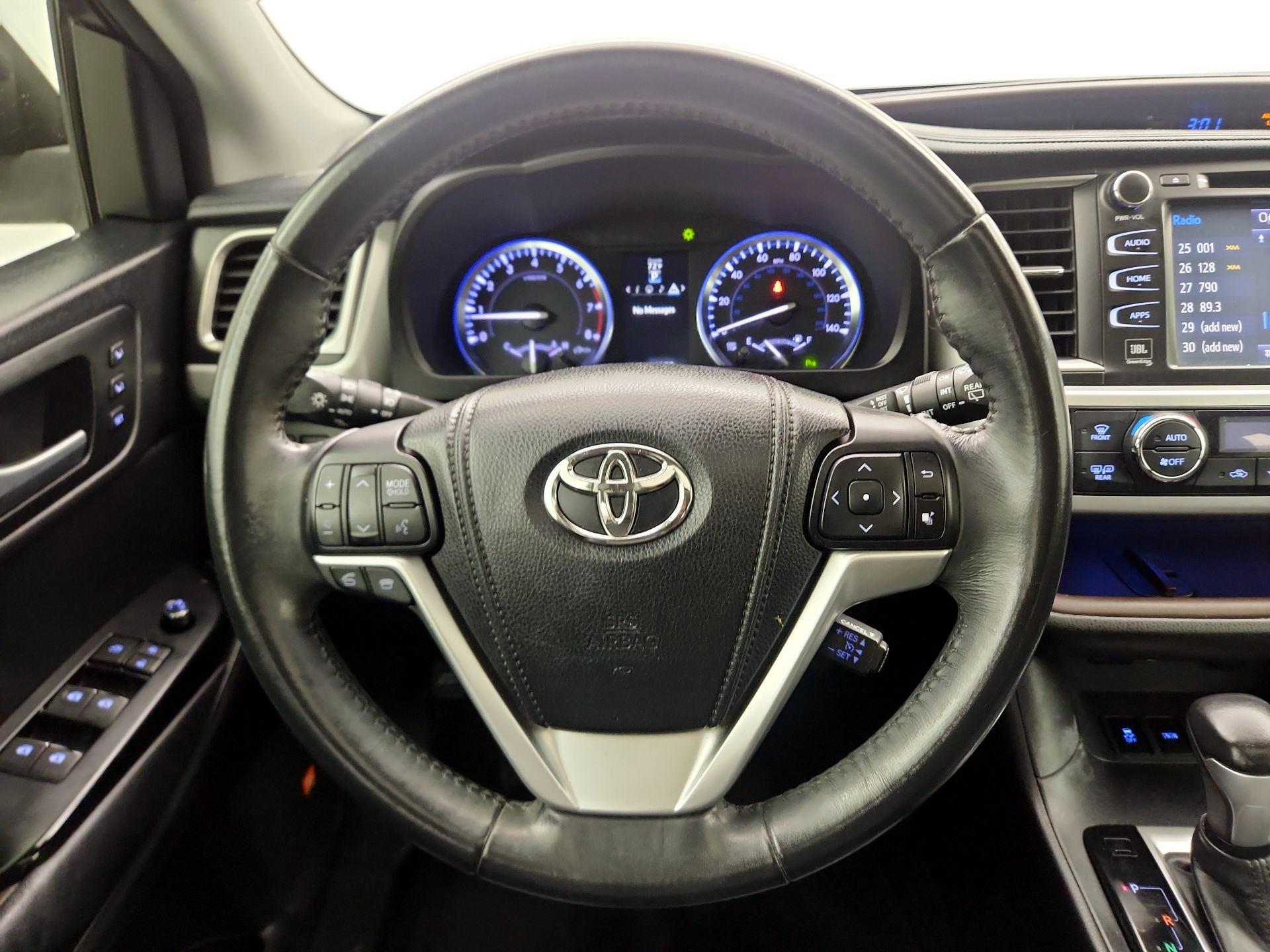Thumbnail: 2014 Toyota Highlander - 10
