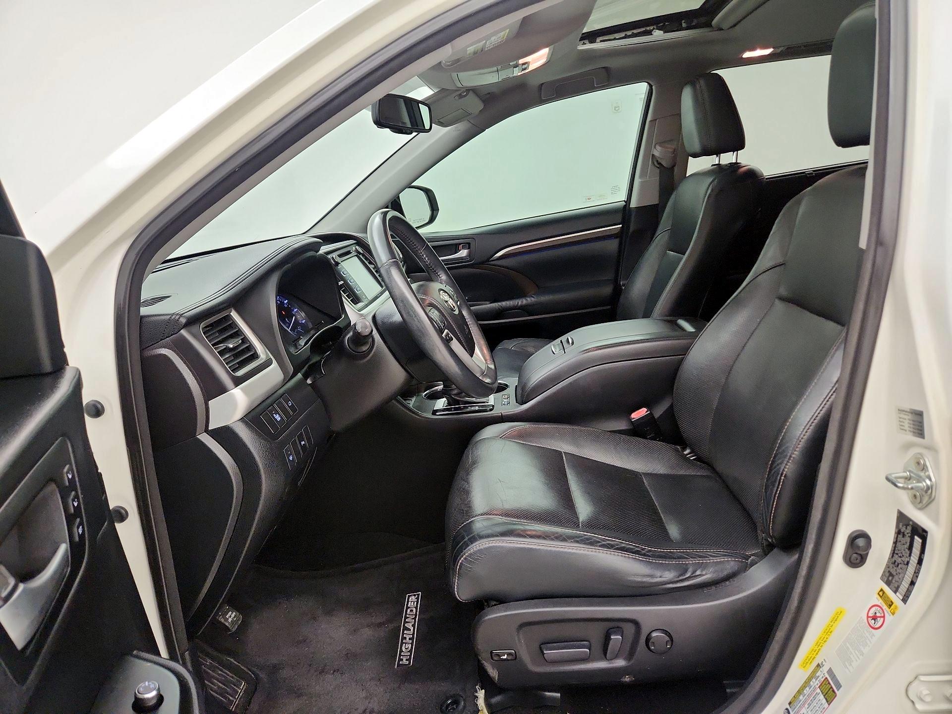 Thumbnail: 2014 Toyota Highlander - 11